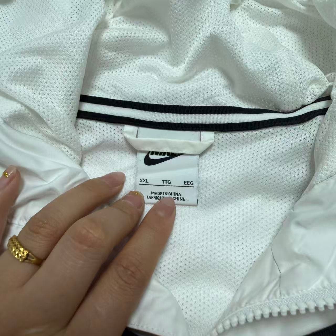 Nike Sportswear Windrunner Hooded Jacket White Grey — photo 5 of 7