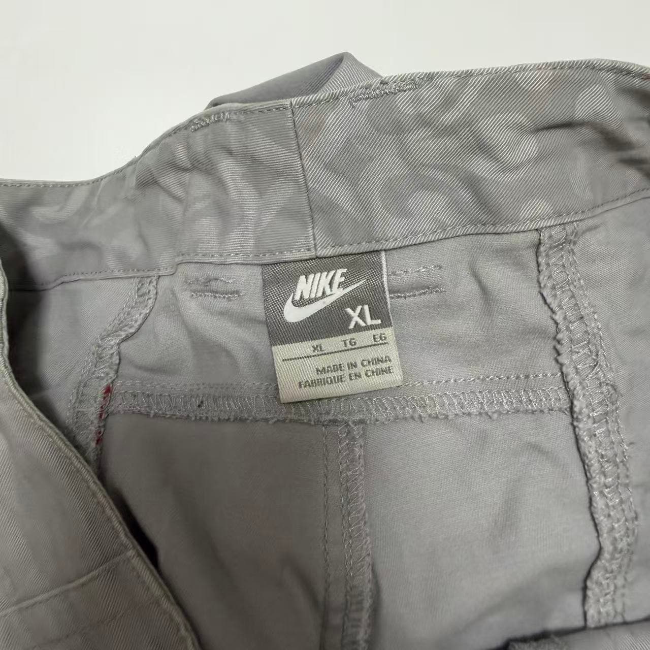 Nike Vintage 2000s Grey Utility Cargo Pants XL — photo 3 of 13