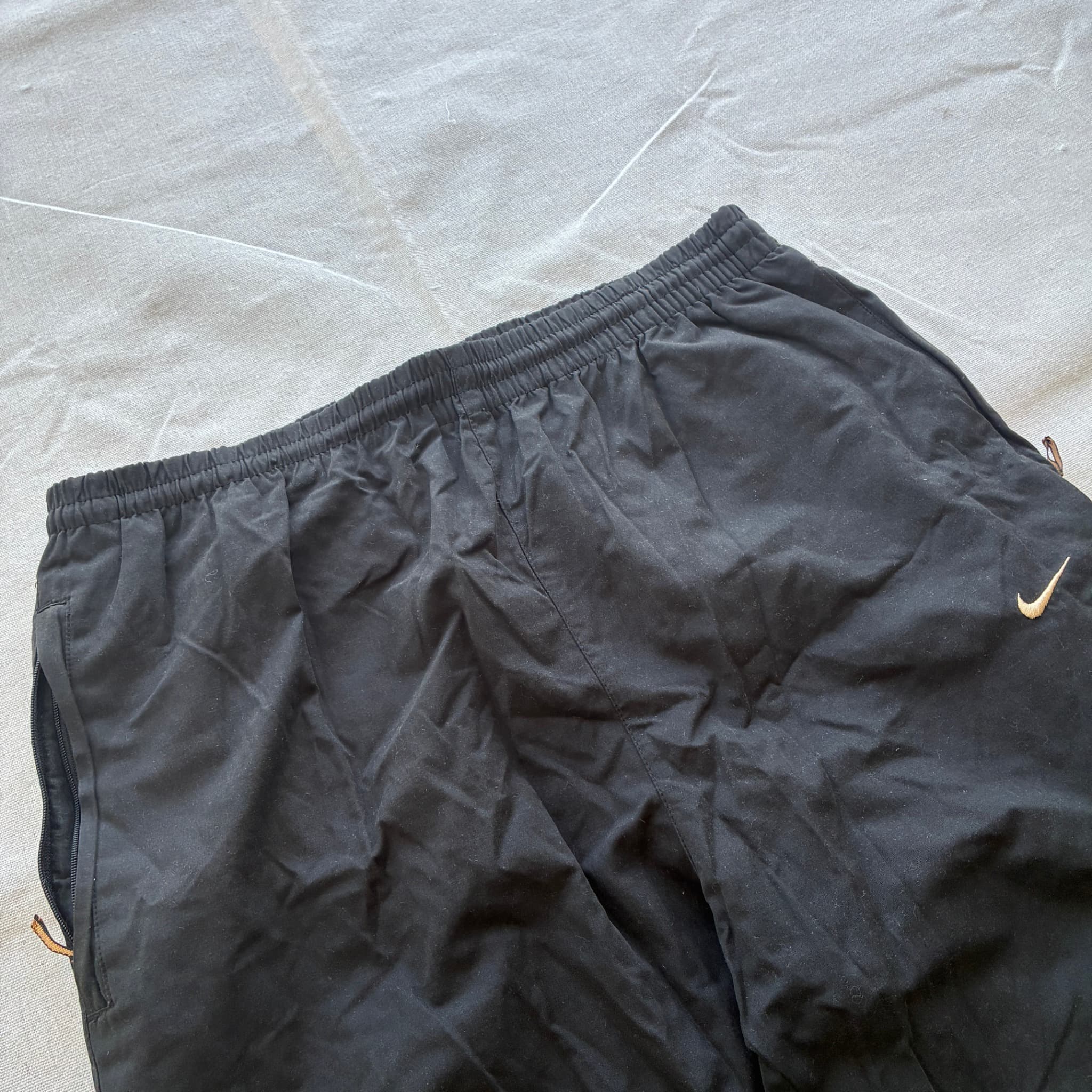 Nike Vintage Black And Gold Athletic Shorts — photo 3 of 8