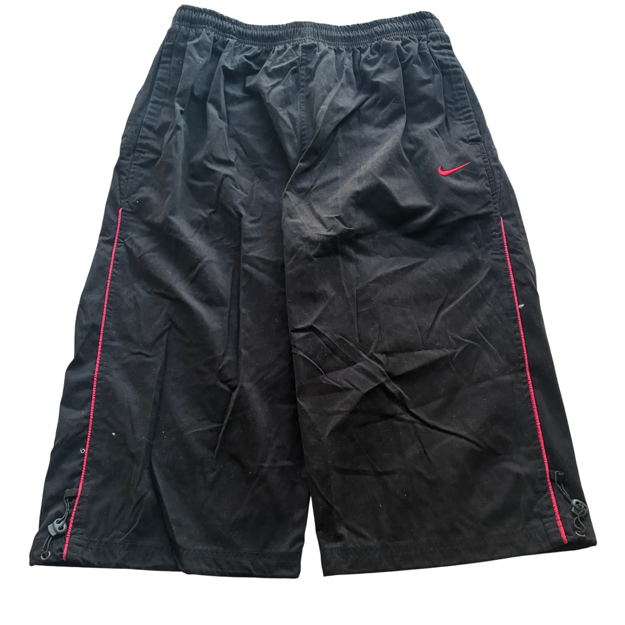 Nike Vintage Black And Red Nylon Cargo Shorts — photo 1 of 6