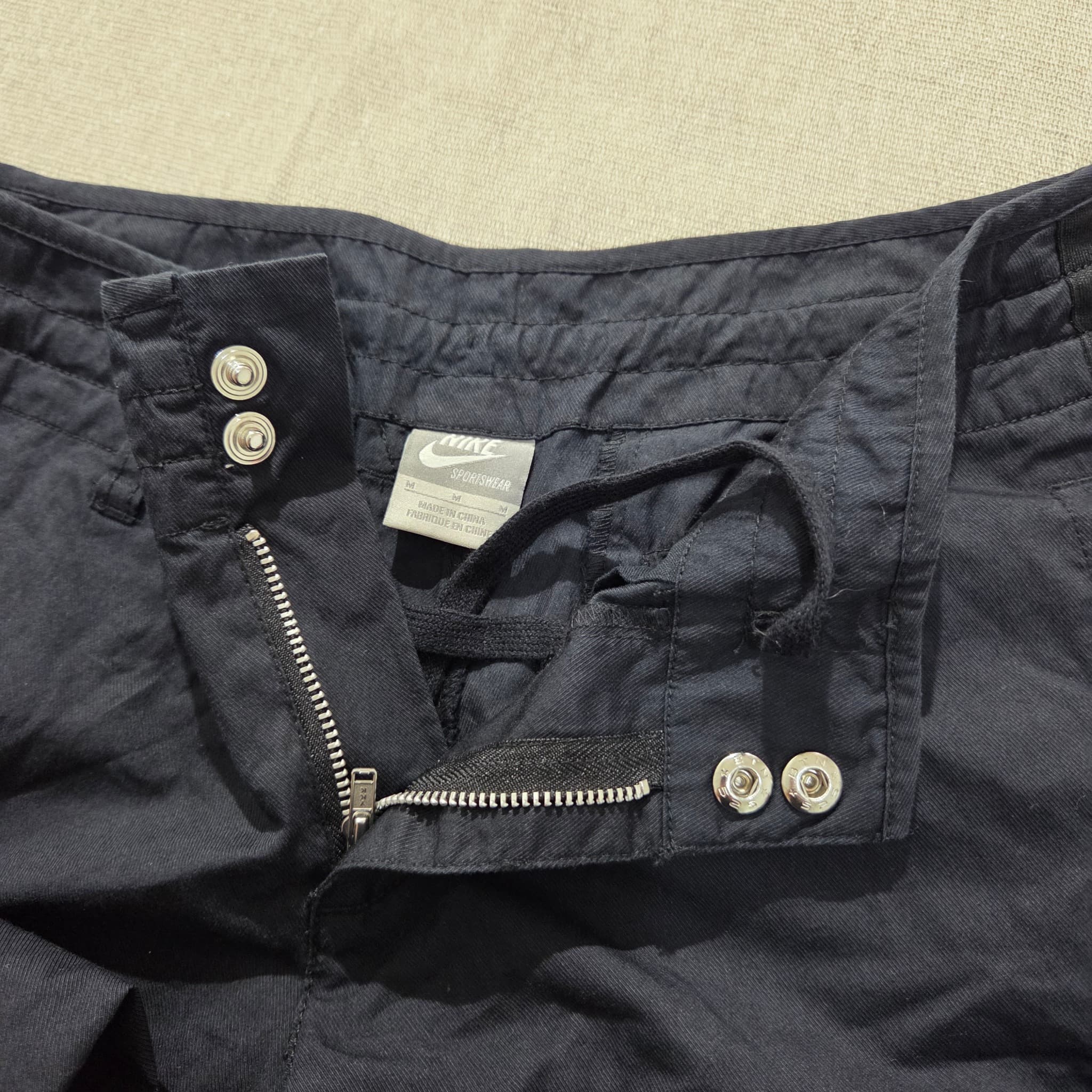 Nike Vintage Black Nylon Track Pants — photo 4 of 11