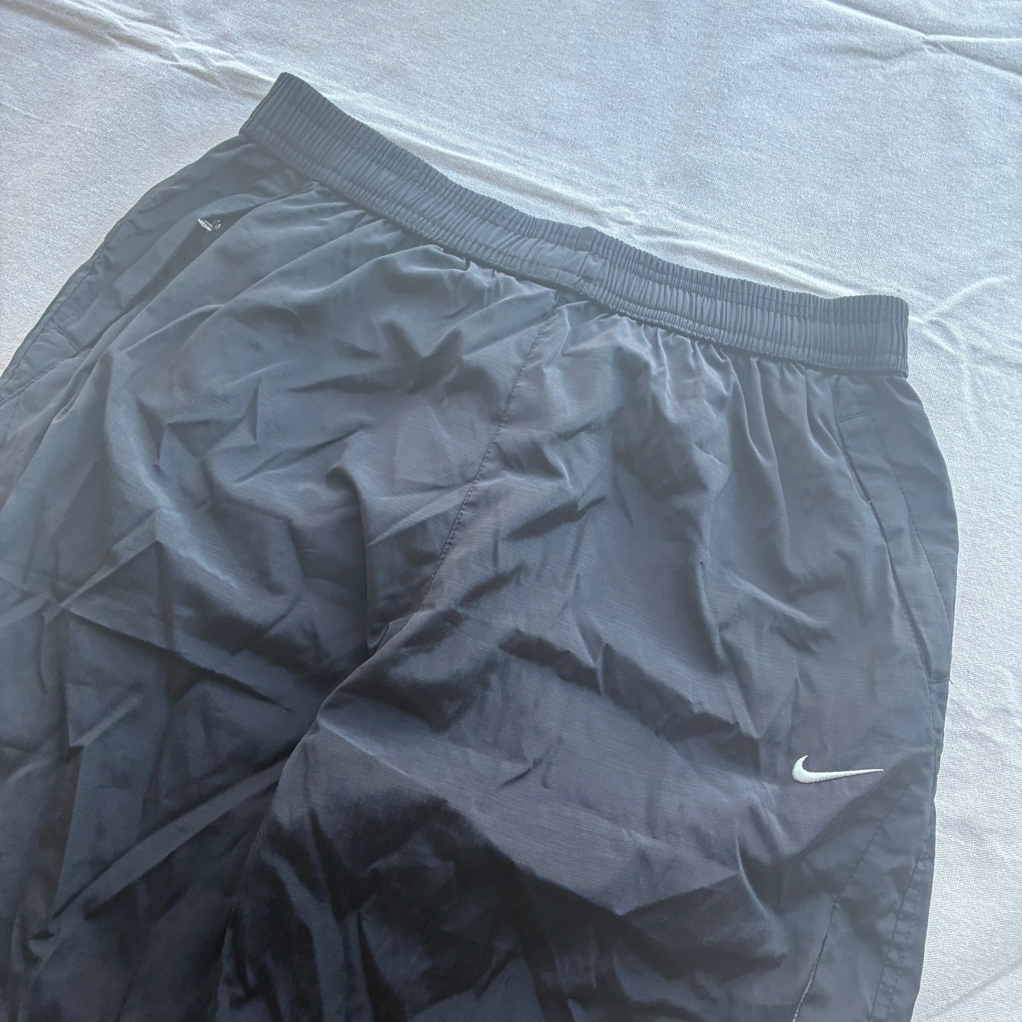 Nike Vintage Black Nylon Track Pants 2000s Release — photo 3 of 6