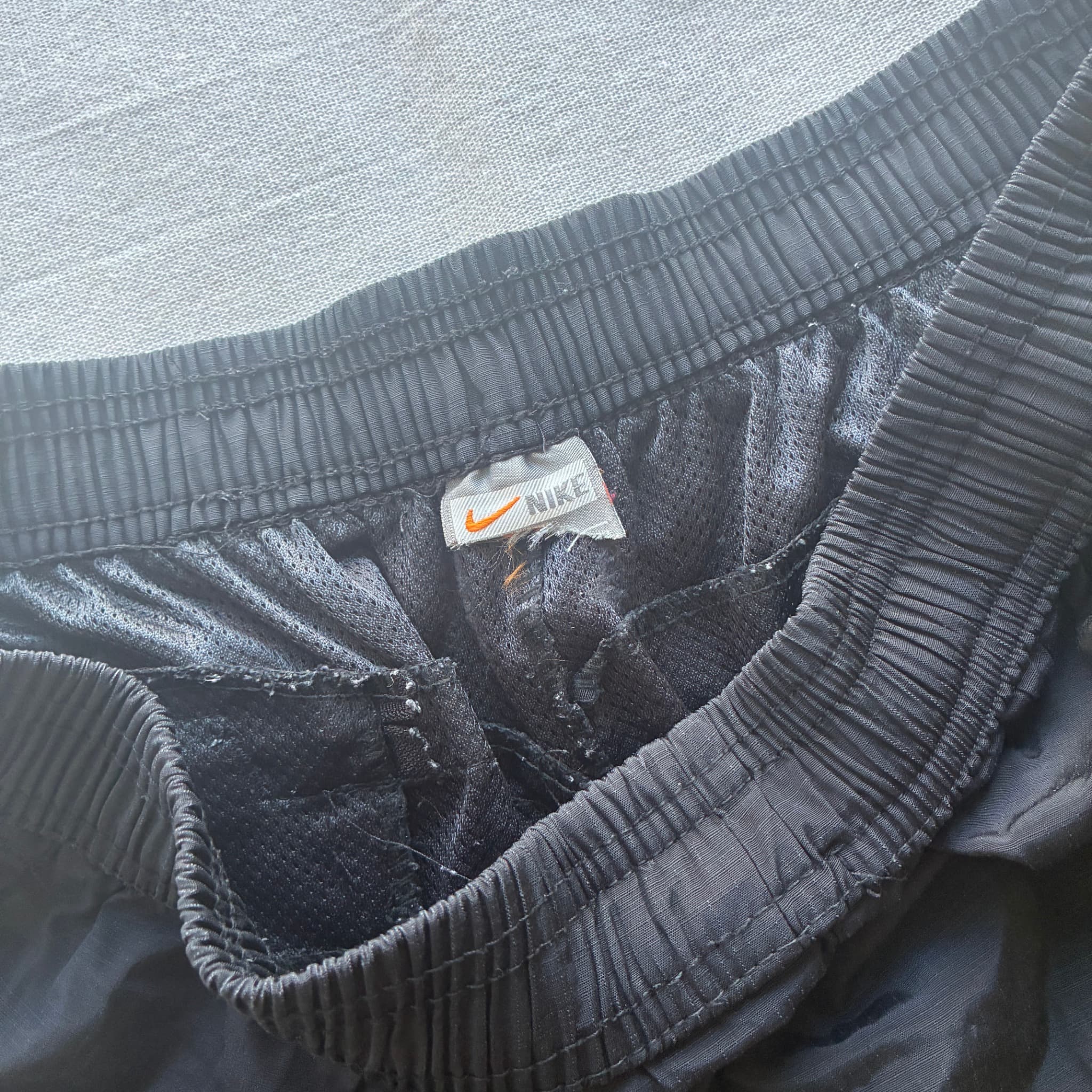 Nike Vintage Black Nylon Track Pants 2000s Release — photo 4 of 6