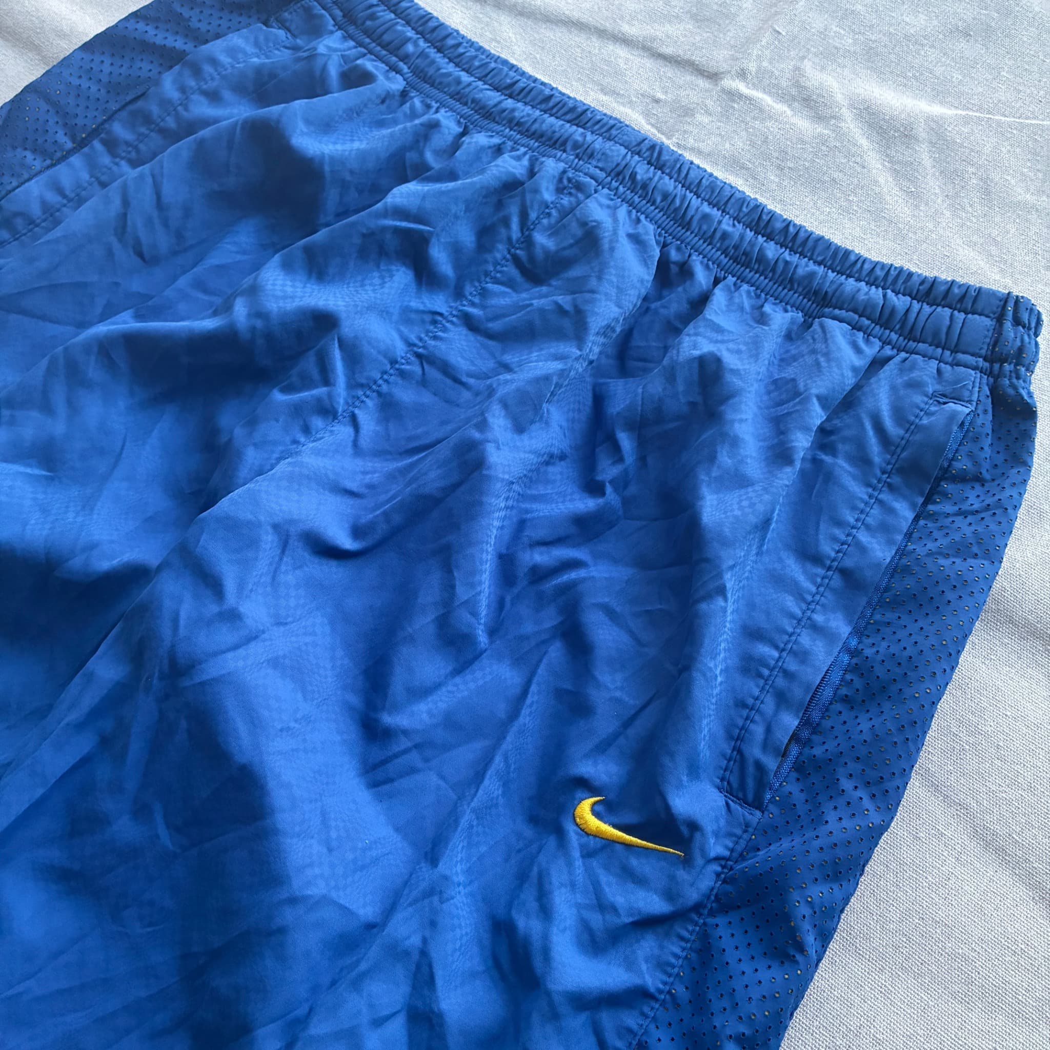 Nike Vintage Blue and Yellow Athletic Shorts XXL — photo 3 of 8