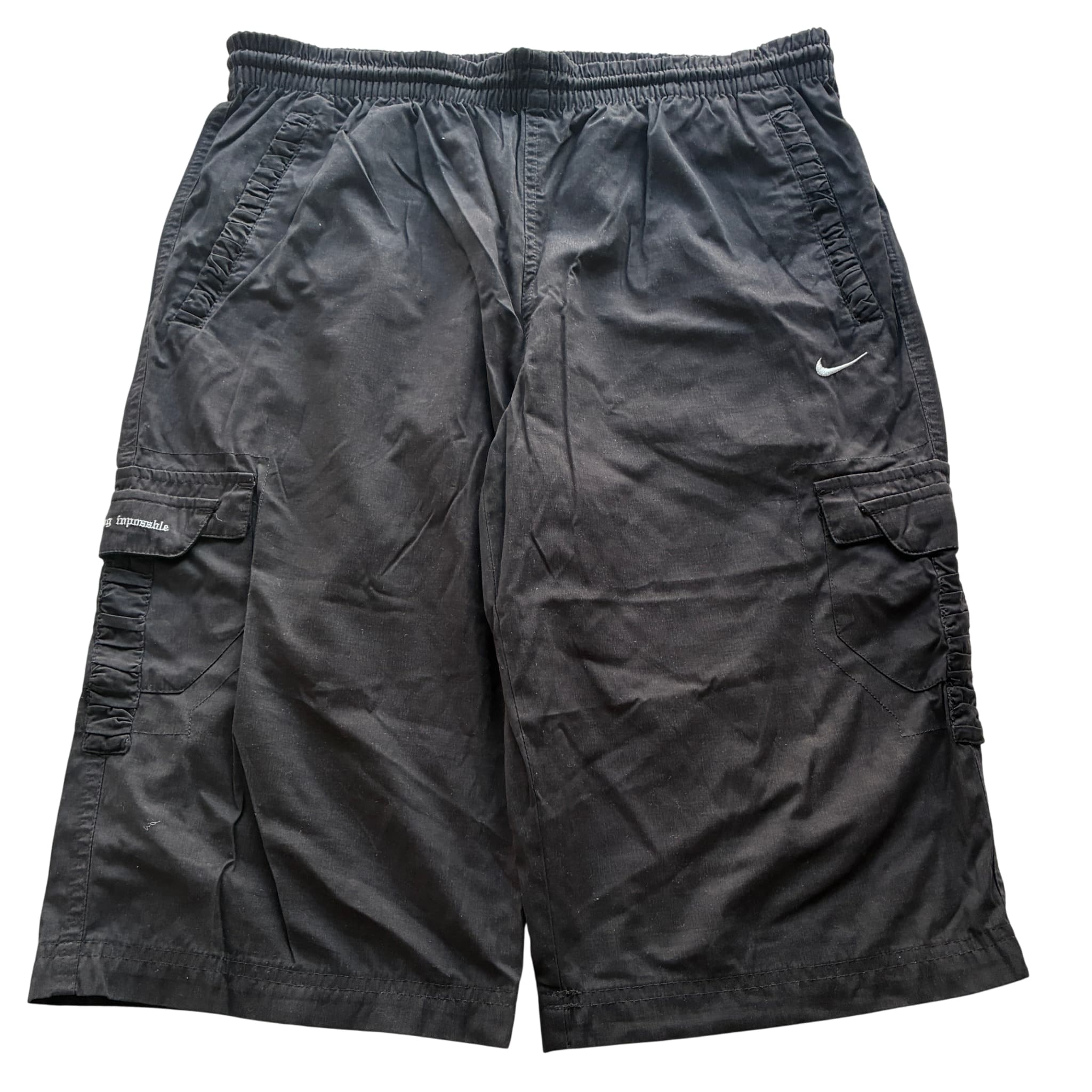 Nike Vintage Cargo Shorts Black 'Nothing Impossible' Detail Size L — photo 1 of 7