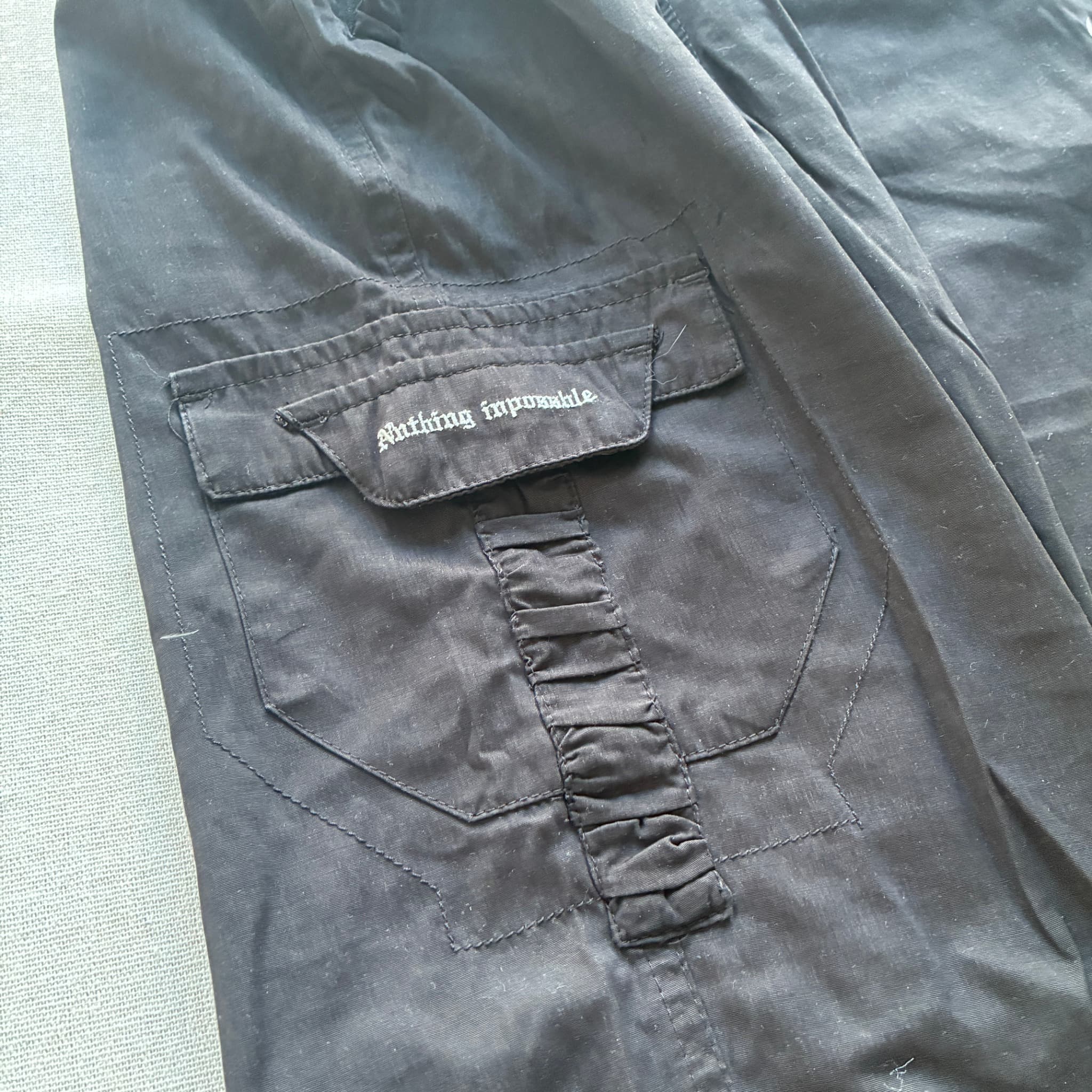 Nike Vintage Cargo Shorts Black 'Nothing Impossible' Detail Size L — photo 2 of 7