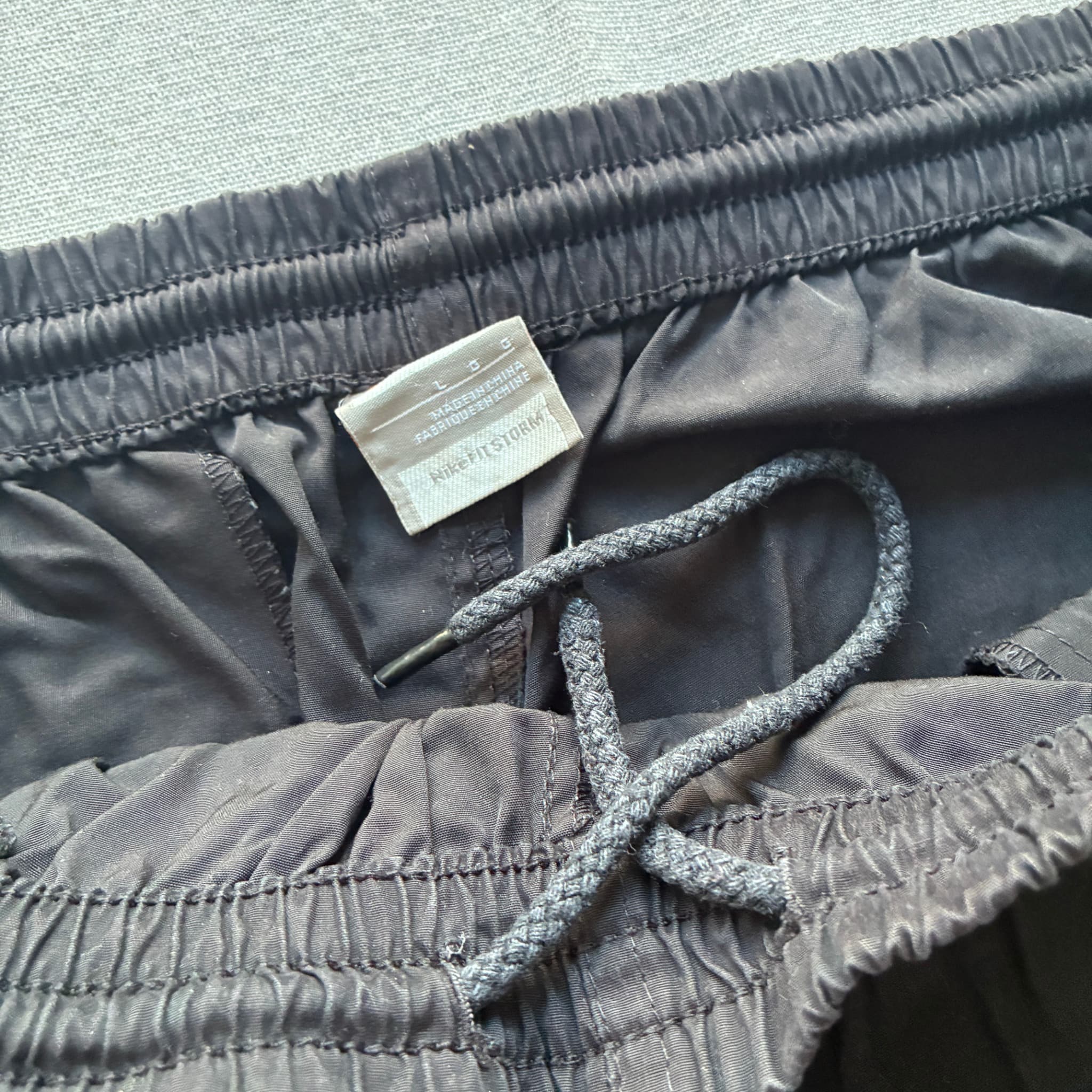 Nike Vintage Cargo Shorts Black 'Nothing Impossible' Detail Size L — photo 4 of 7