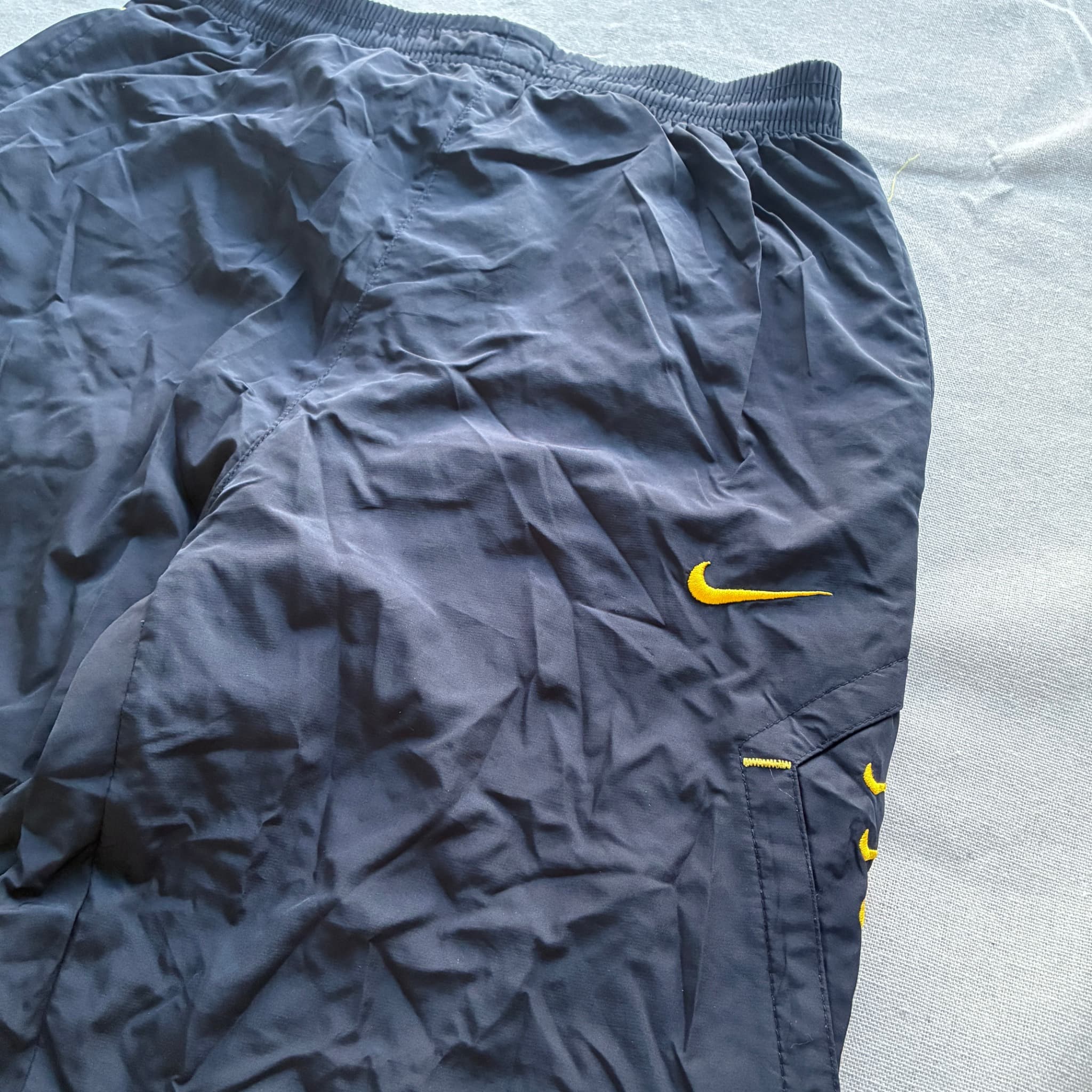 Nike Vintage Nylon Athletic Shorts Black And Yellow — photo 3 of 6