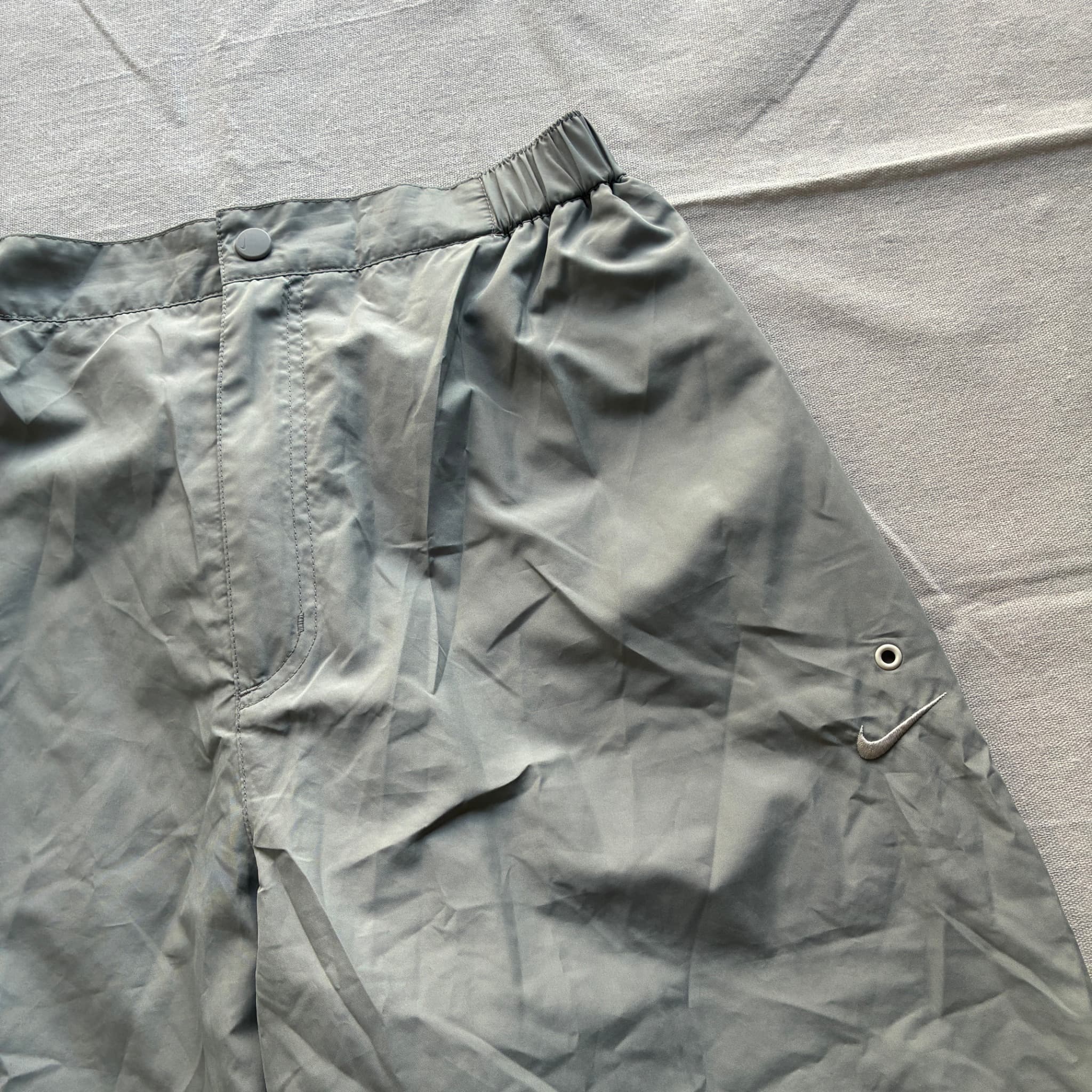 Nike Vintage Nylon Athletic Shorts Grey Navy Baggy 2000s Release Size L — photo 3 of 7