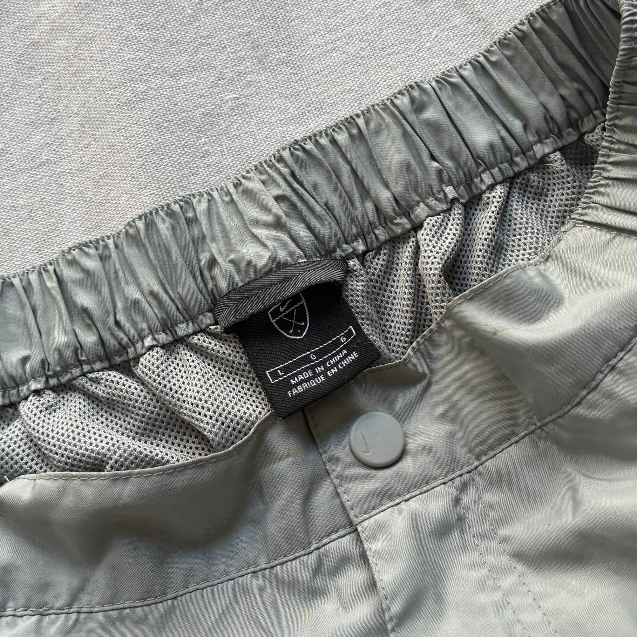 Nike Vintage Nylon Athletic Shorts Grey Navy Baggy 2000s Release Size L — photo 4 of 7