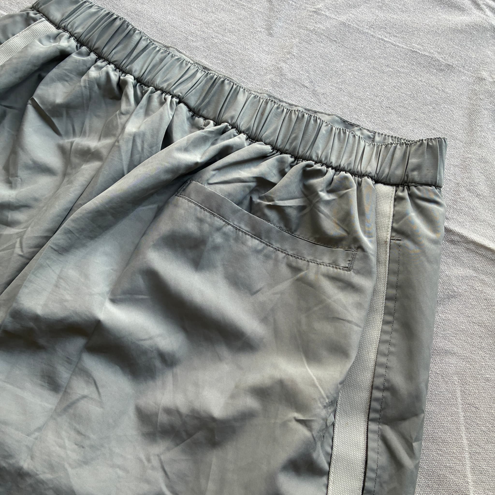 Nike Vintage Nylon Athletic Shorts Grey Navy Baggy 2000s Release Size L — photo 6 of 7
