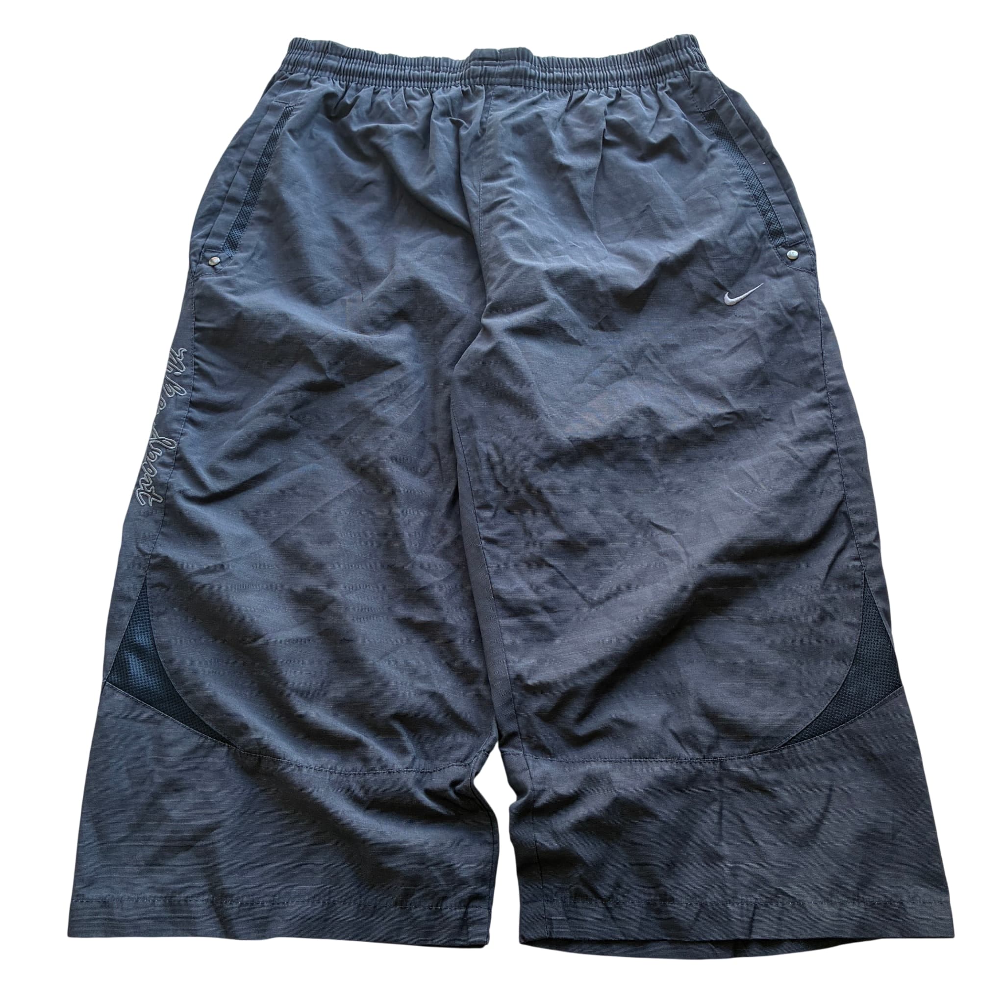 Nike Vintage Nylon Cargo Shorts Black — photo 1 of 8