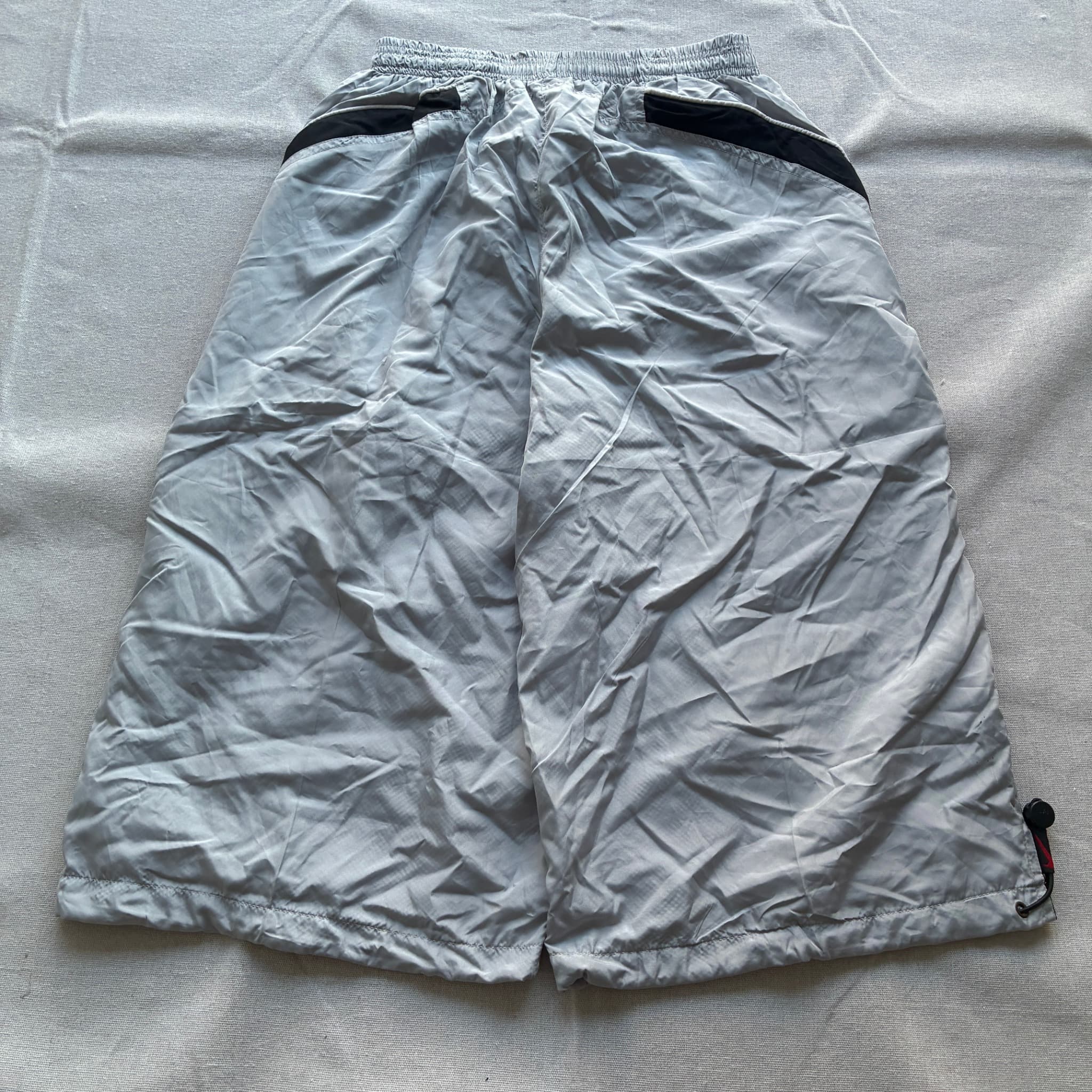 Nike Vintage Nylon Track Shorts Grey Side Stripe Drawstring Hem Size L — photo 5 of 6