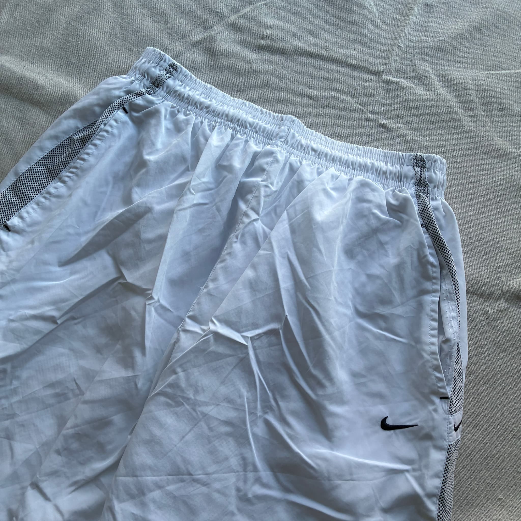 Nike White Nylon Mesh Side Panel Athletic Shorts — photo 3 of 6