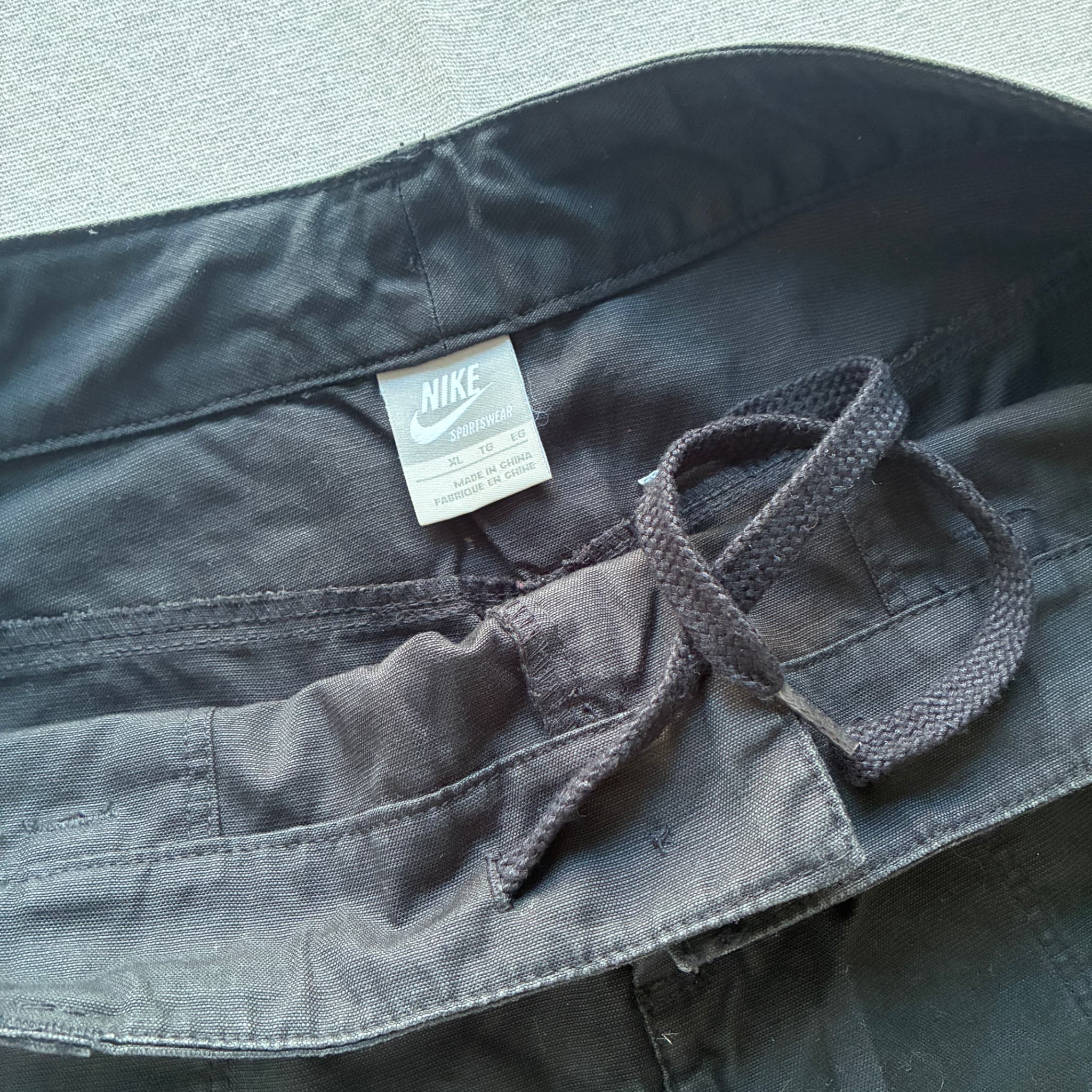 Nike Women's Black Cargo Capri Pants Size XL — photo 4 of 9