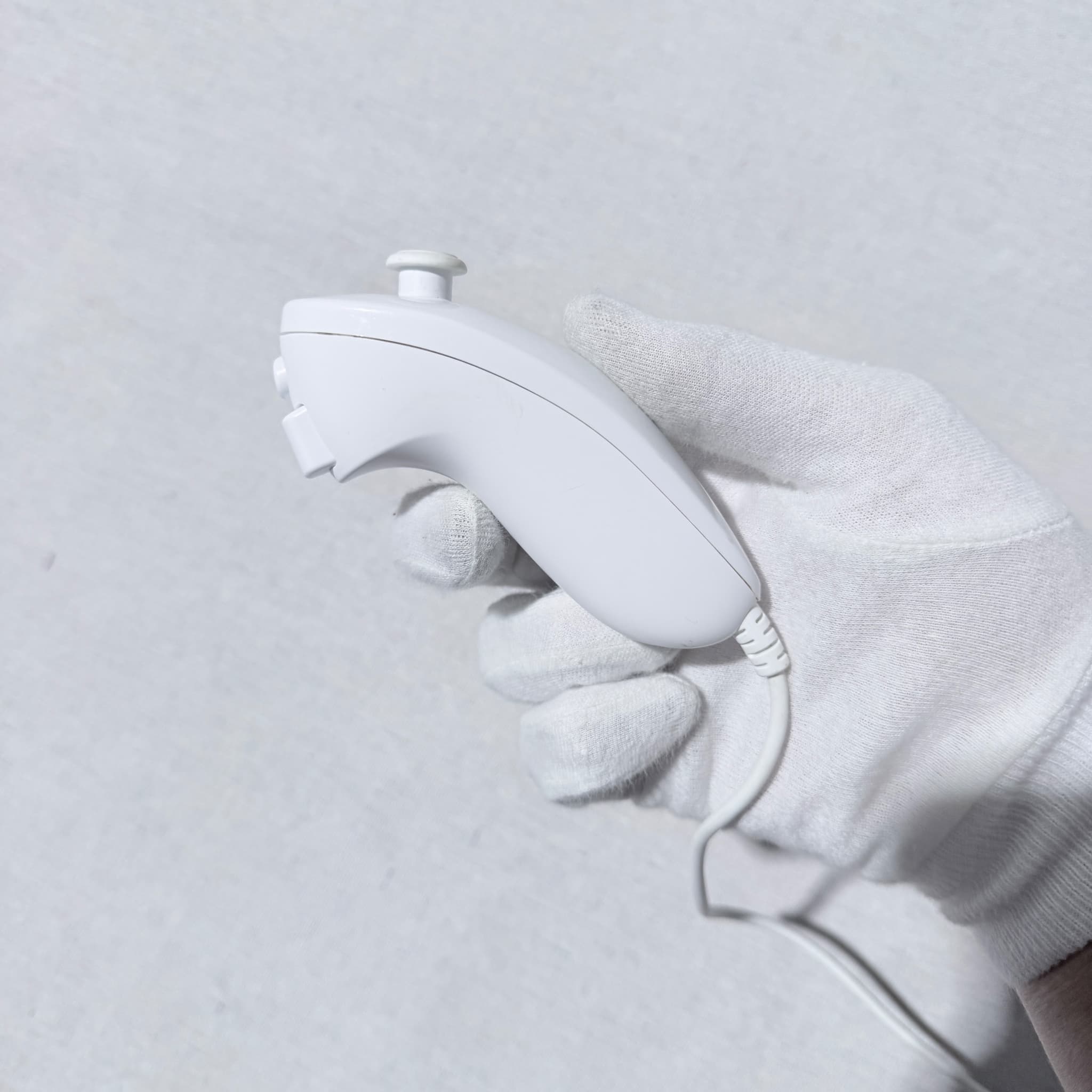 Nintendo Wii Nunchuk Controller White Original RVL-004 — photo 3 of 12