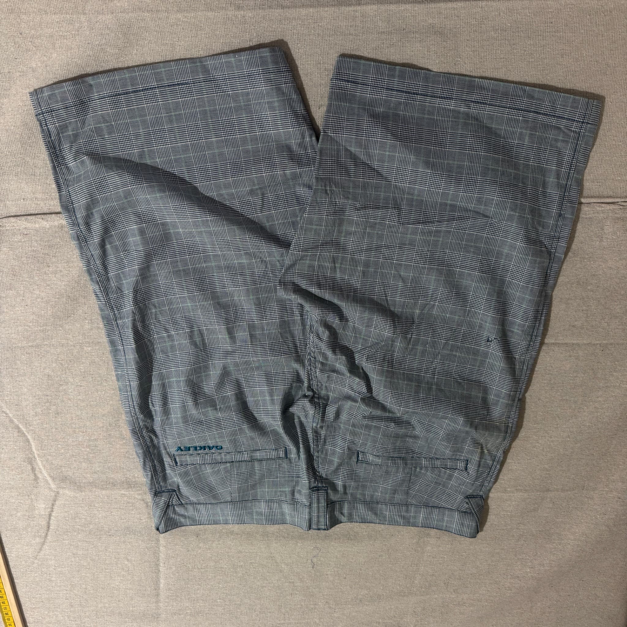 Oakley Men's Plaid Golf Performance Shorts 36W — photo 7 of 8