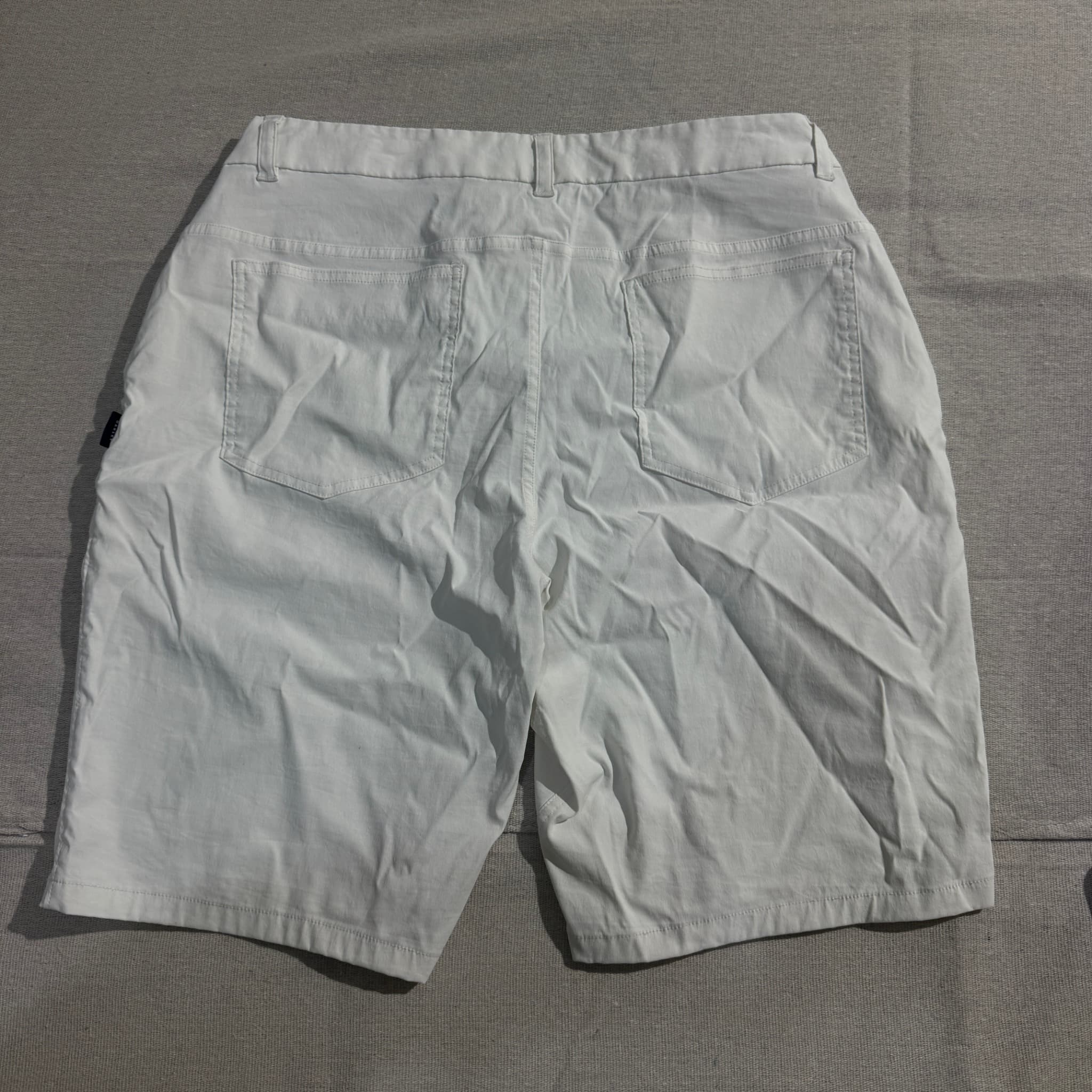 Oakley Men's White Casual Performance Shorts Size 40 — photo 5 of 6