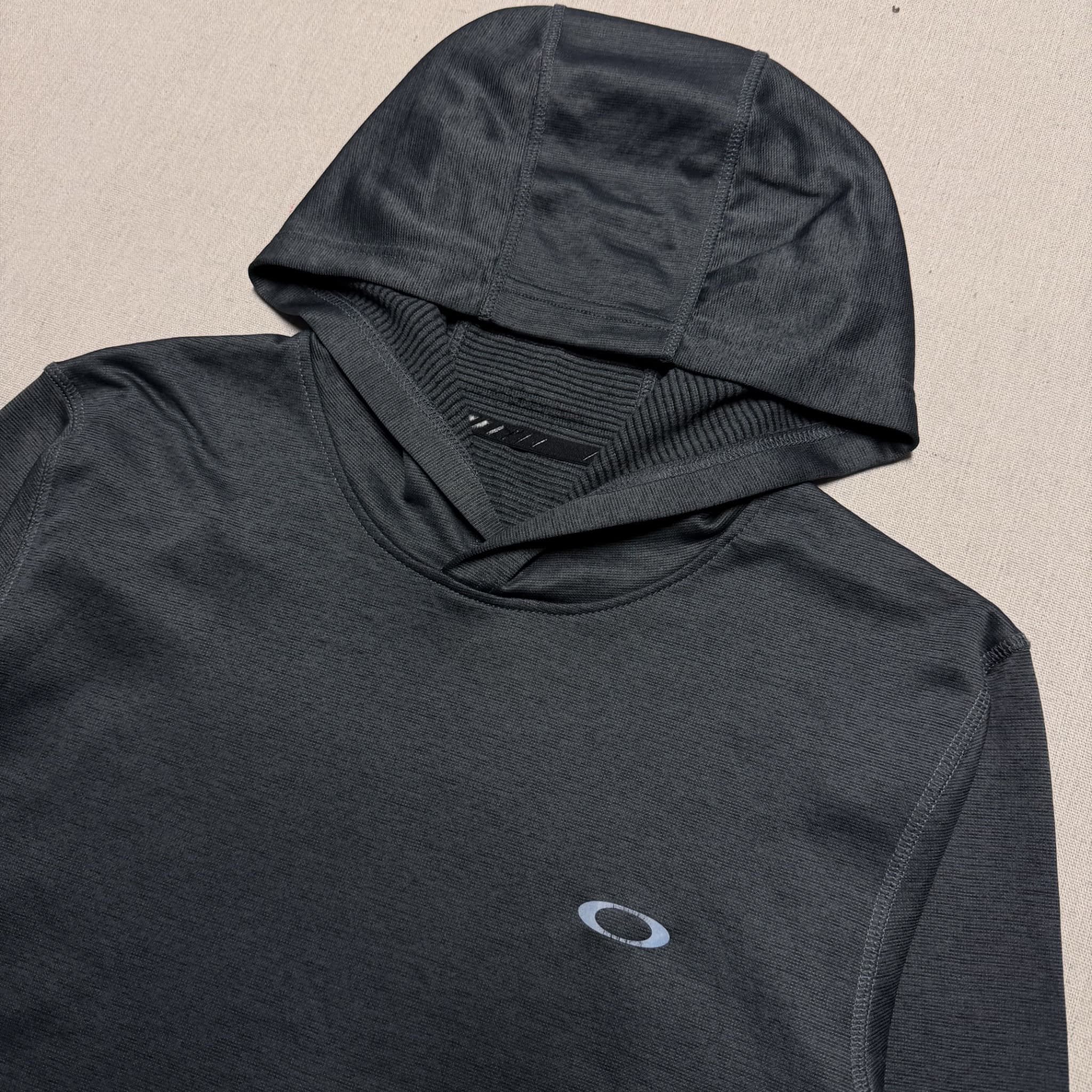 Oakley Performance Tech Hoodie Black Pullover Size S — photo 3 of 8