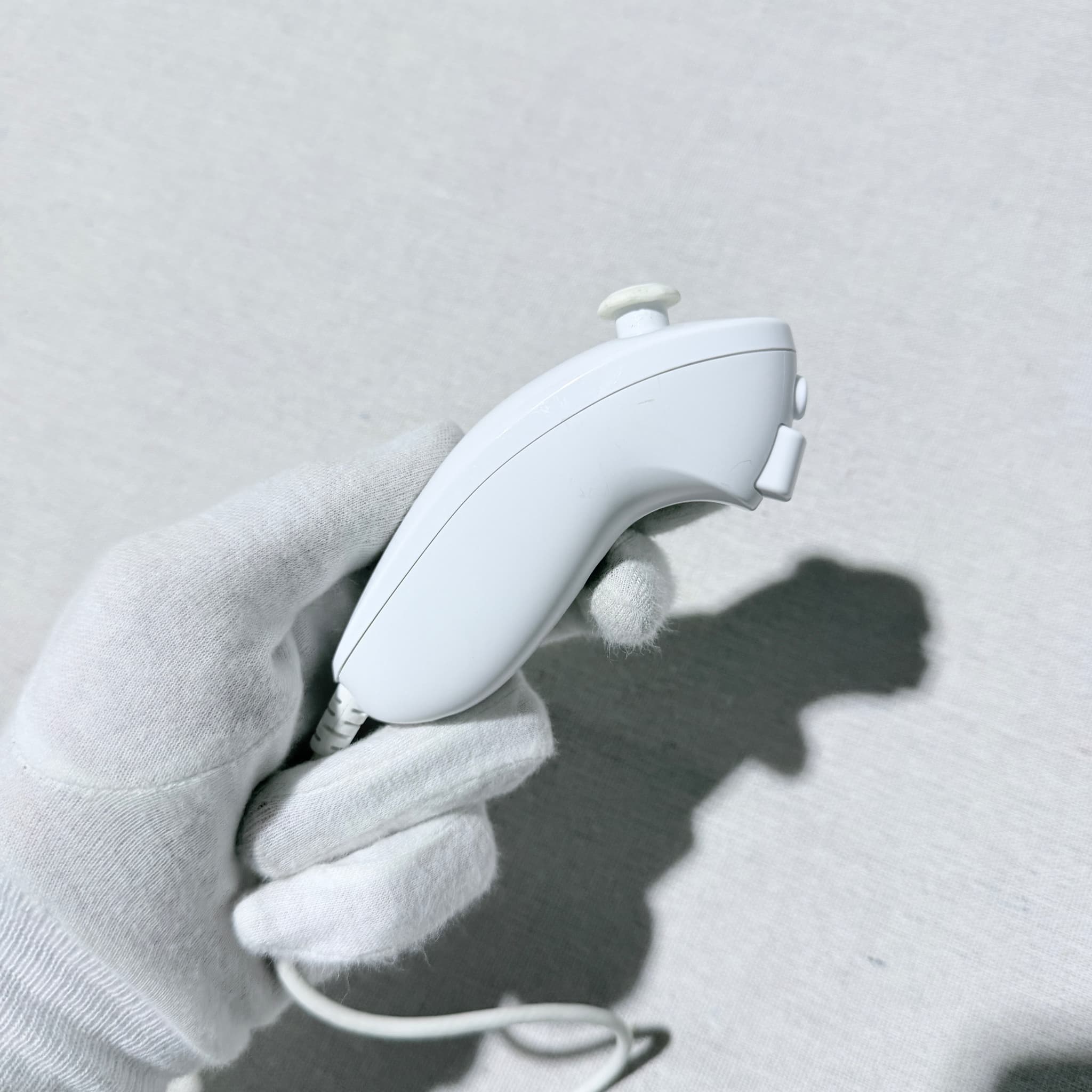 Original Nintendo Wii Nunchuk Controller White — photo 3 of 10
