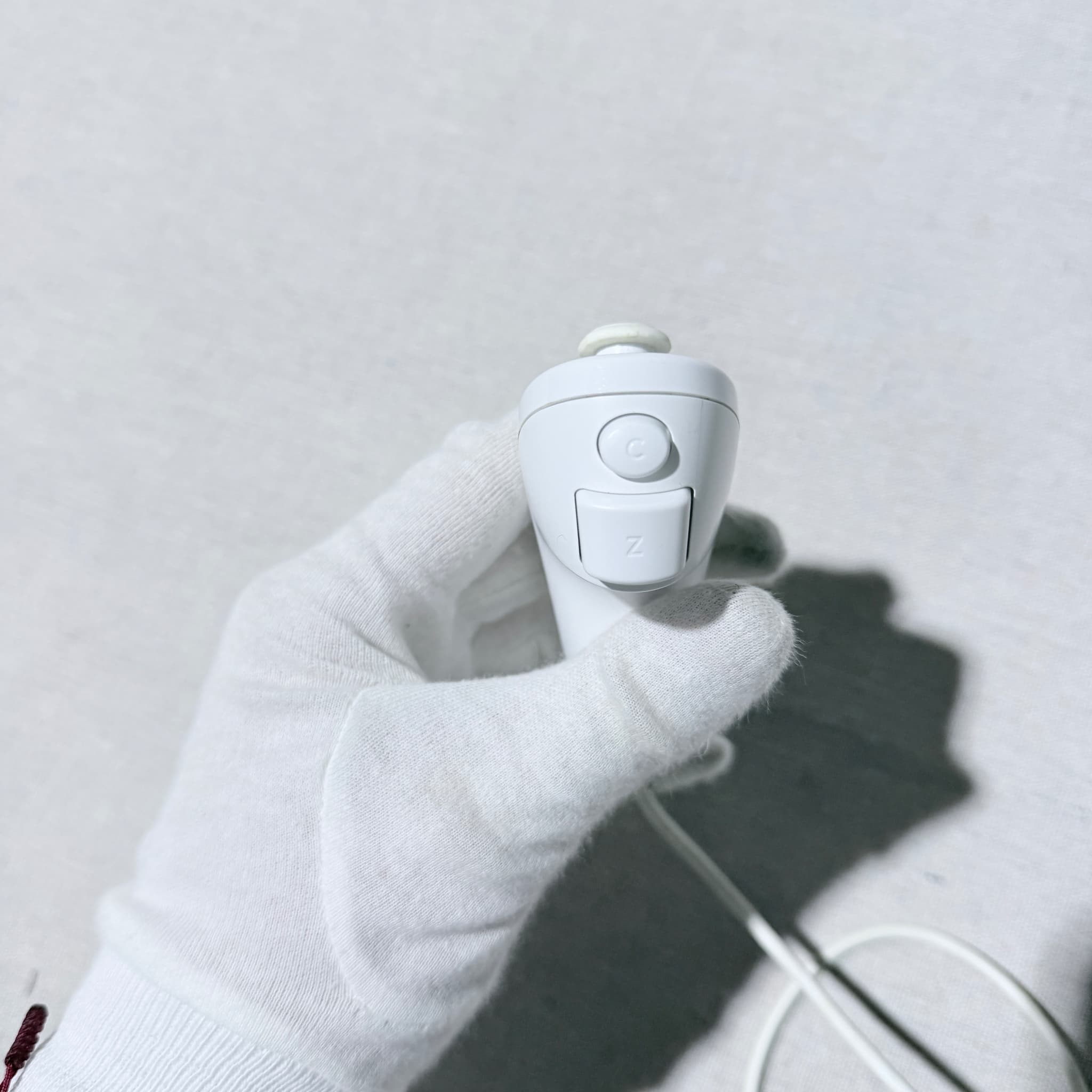 Original Nintendo Wii Nunchuk Controller White — photo 4 of 10