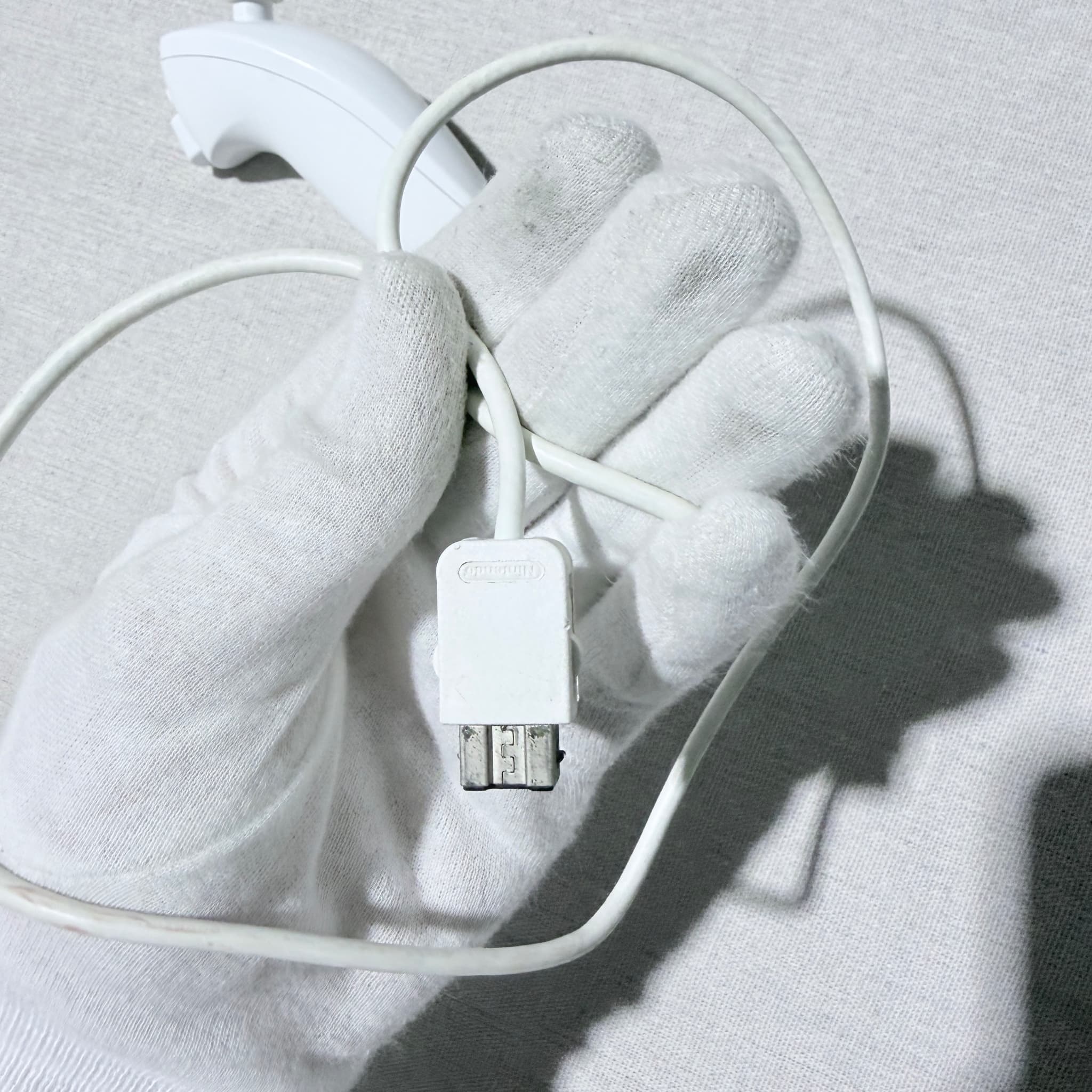 Original Nintendo Wii Nunchuk Controller White — photo 9 of 10