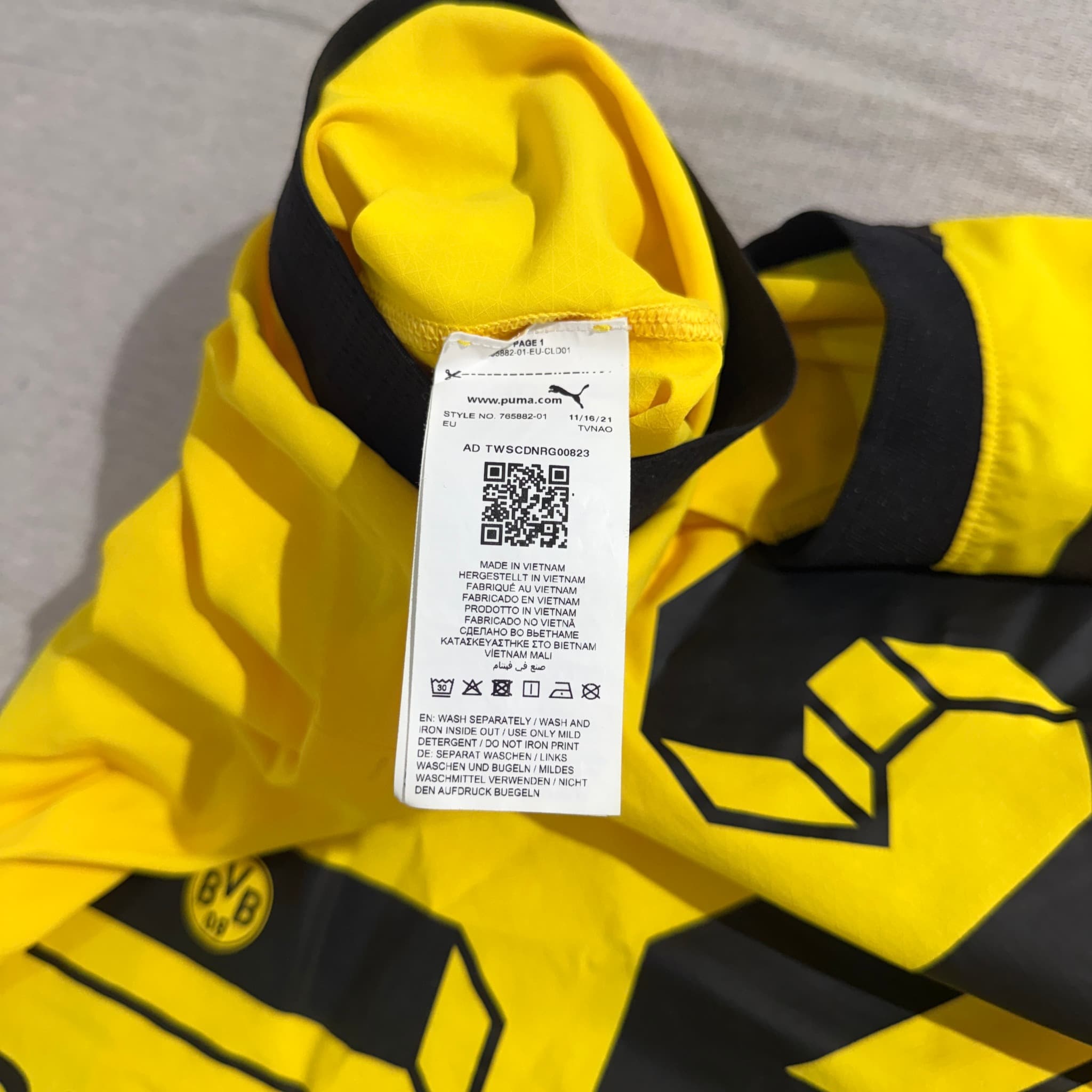 Puma Borussia Dortmund 2022-23 Home Jersey Bellingham #22 Yellow Black Size M — photo 9 of 11
