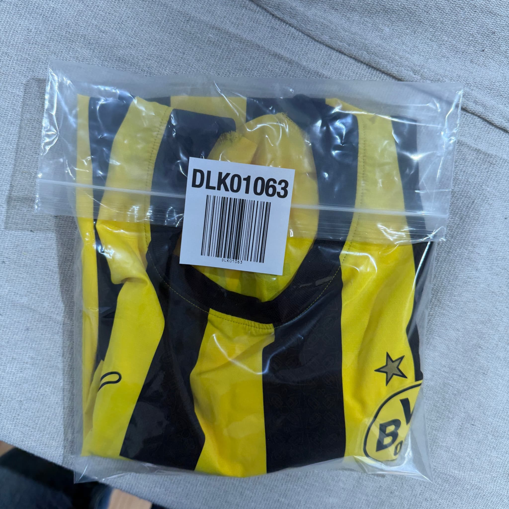 Puma Borussia Dortmund 2022-23 Home Jersey Bellingham #22 Yellow Black Size M — photo 11 of 11