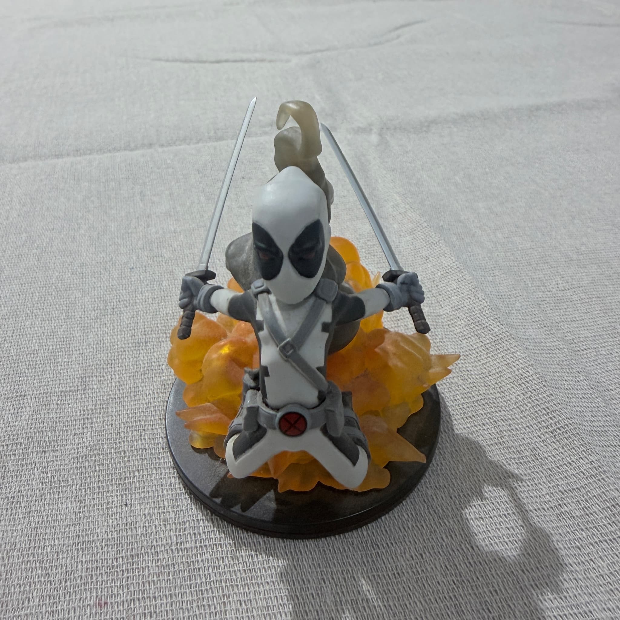 Quantum Mechanix Q-Fig Marvel Deadpool X-Force Costume Variant Figure — photo 2 of 6