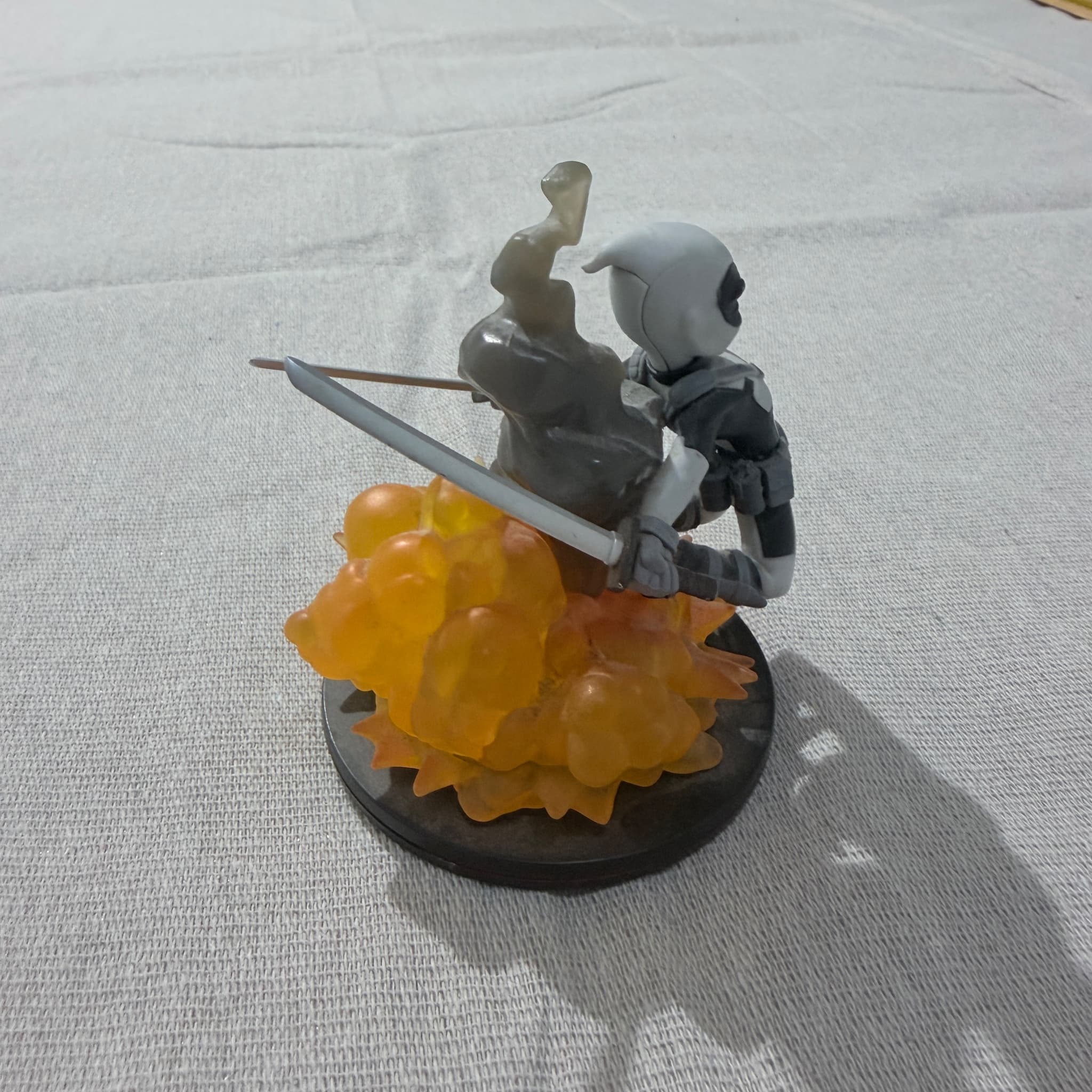 Quantum Mechanix Q-Fig Marvel Deadpool X-Force Costume Variant Figure — photo 3 of 6