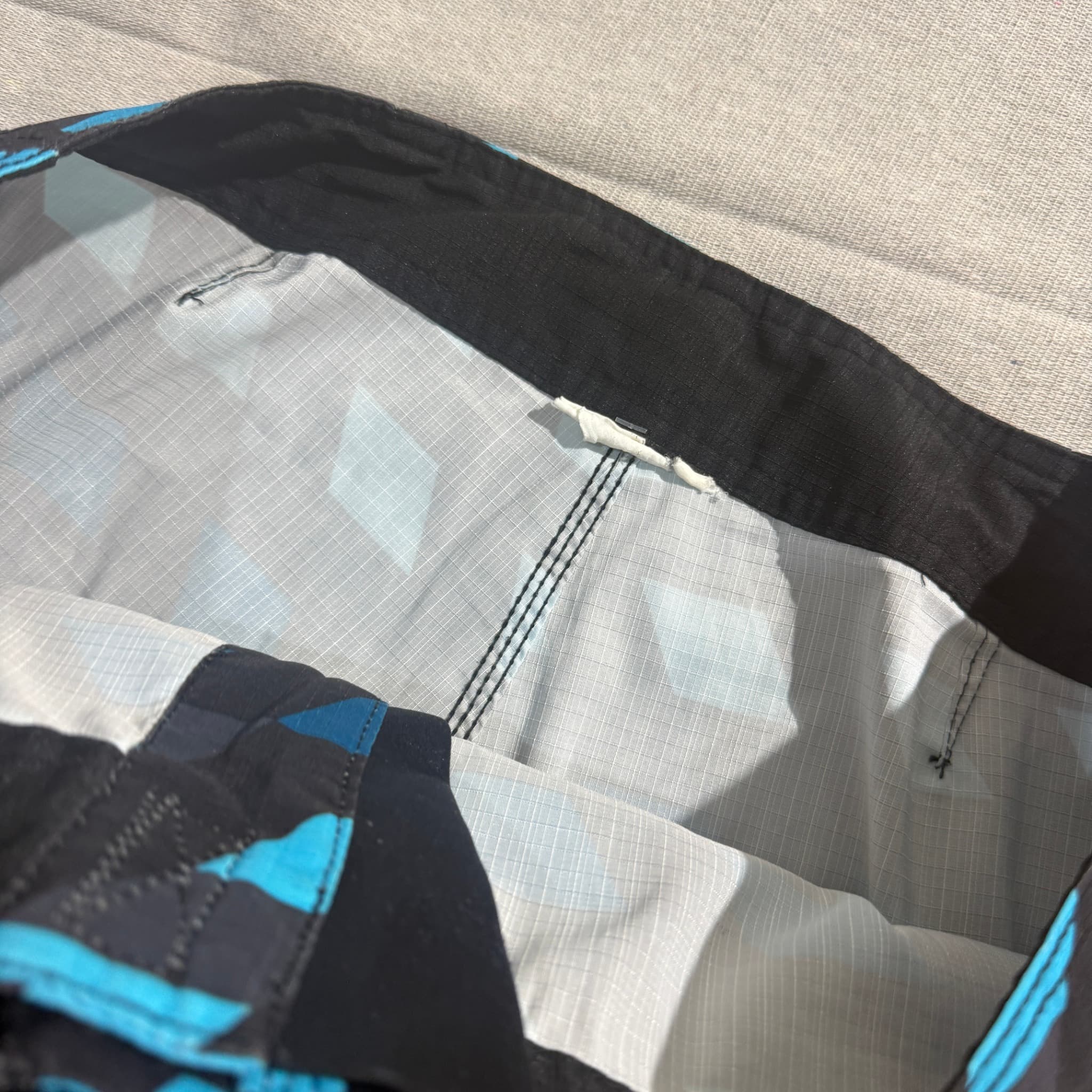 Quiksilver Men's Geometric Polka Dot Boardshorts — photo 4 of 6