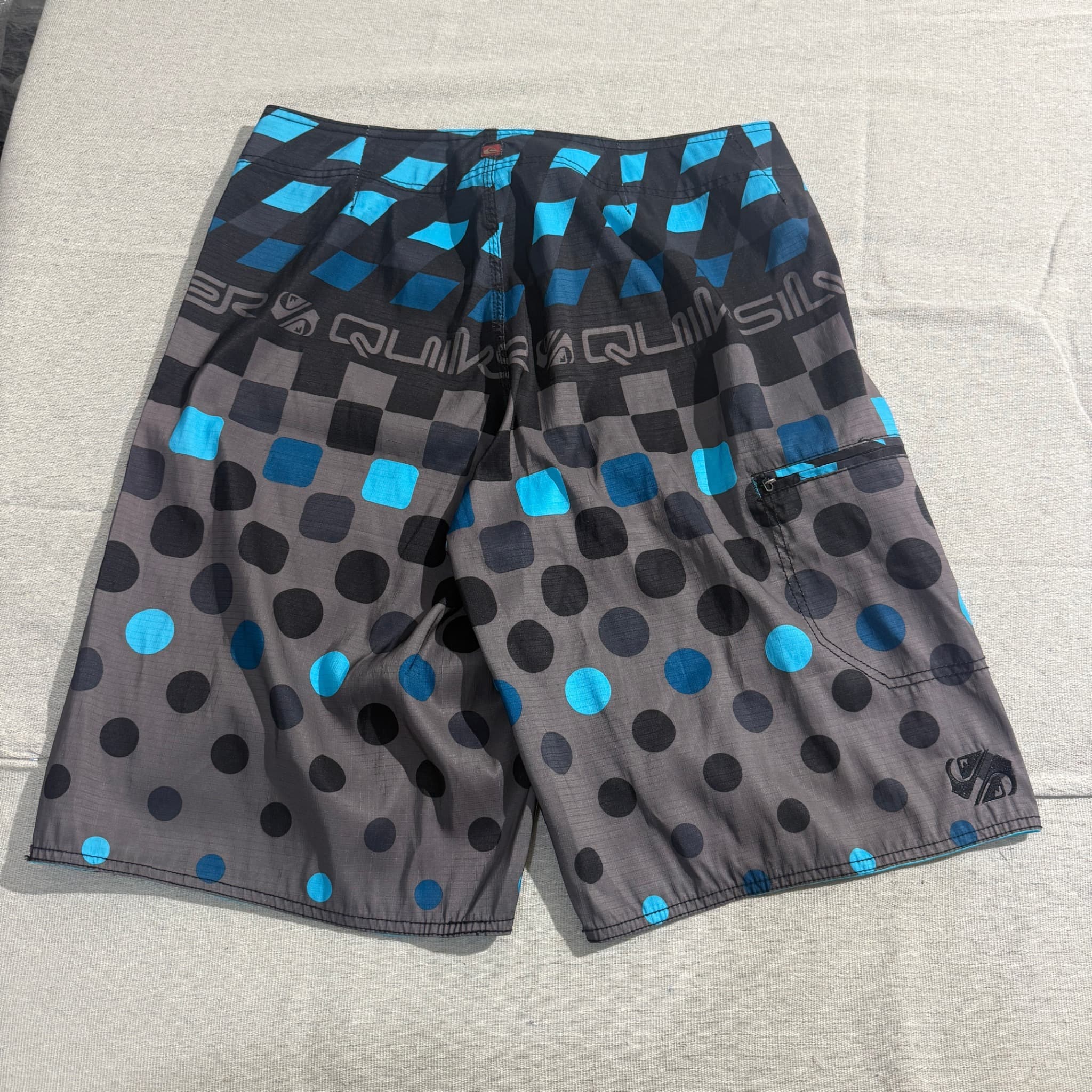 Quiksilver Men's Geometric Polka Dot Boardshorts — photo 5 of 6