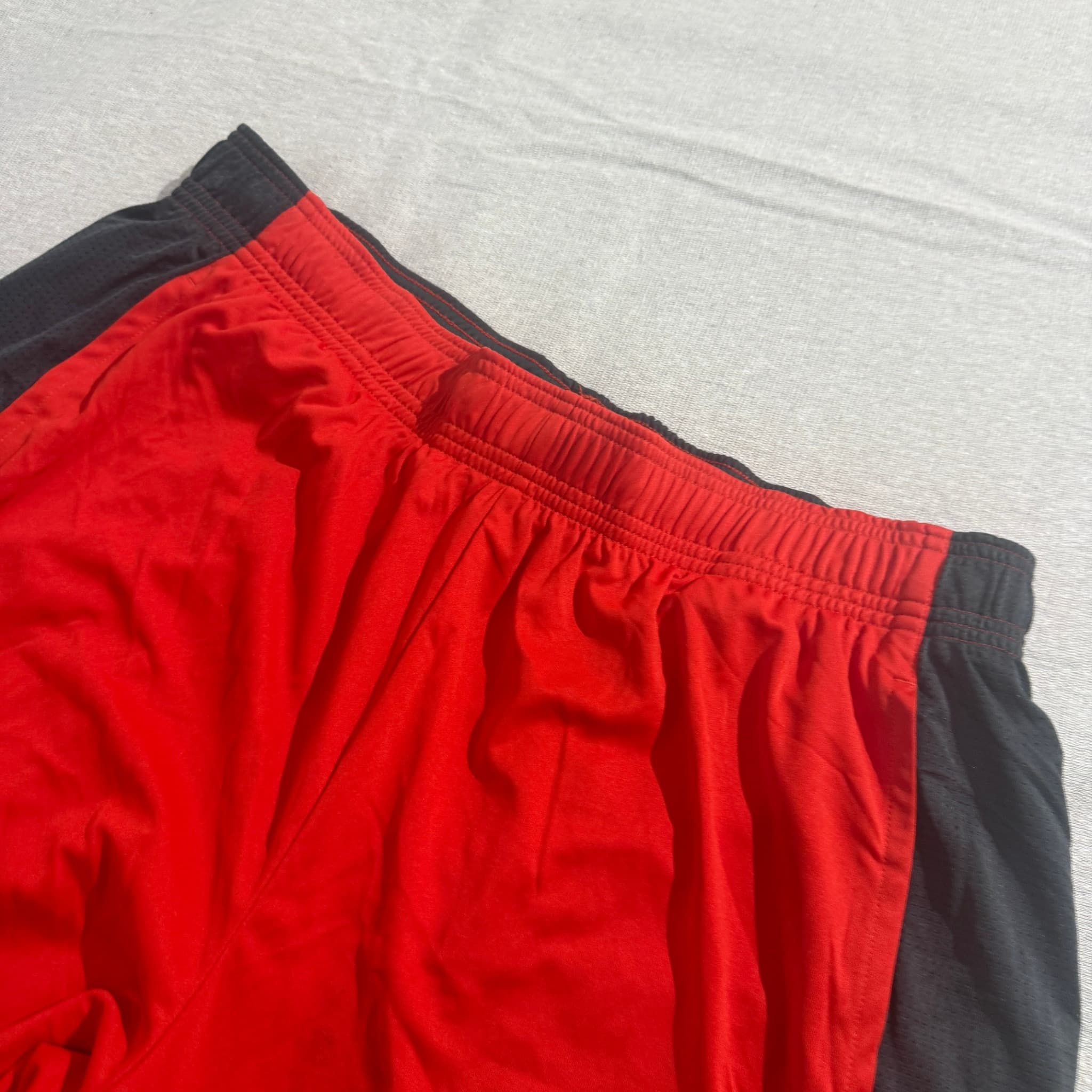 Reebok Men's Athletic Basketball Shorts Red Black — photo 3 of 7
