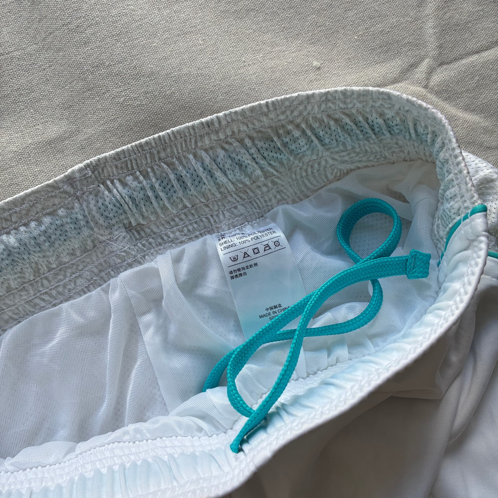 Reebok Men's Athletic Basketball Shorts White With Teal Trim — photo 4 of 7