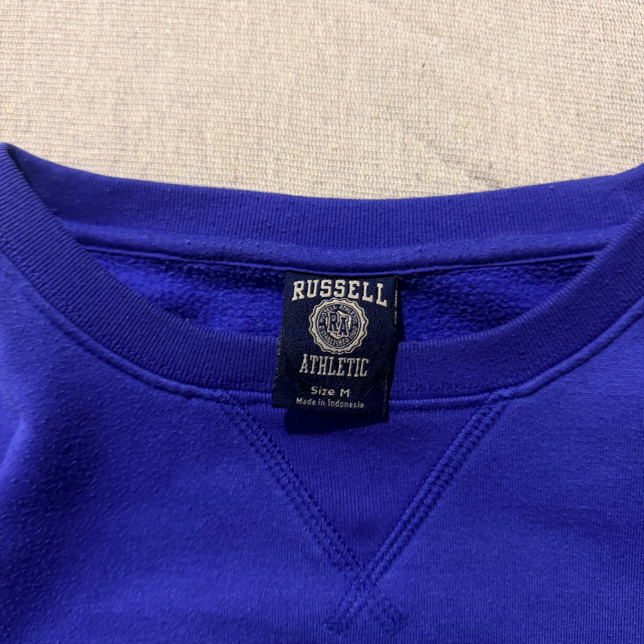 Russell Athletic Vintage Style Graphic Crewneck Sweatshirt Blue Size M — photo 5 of 7