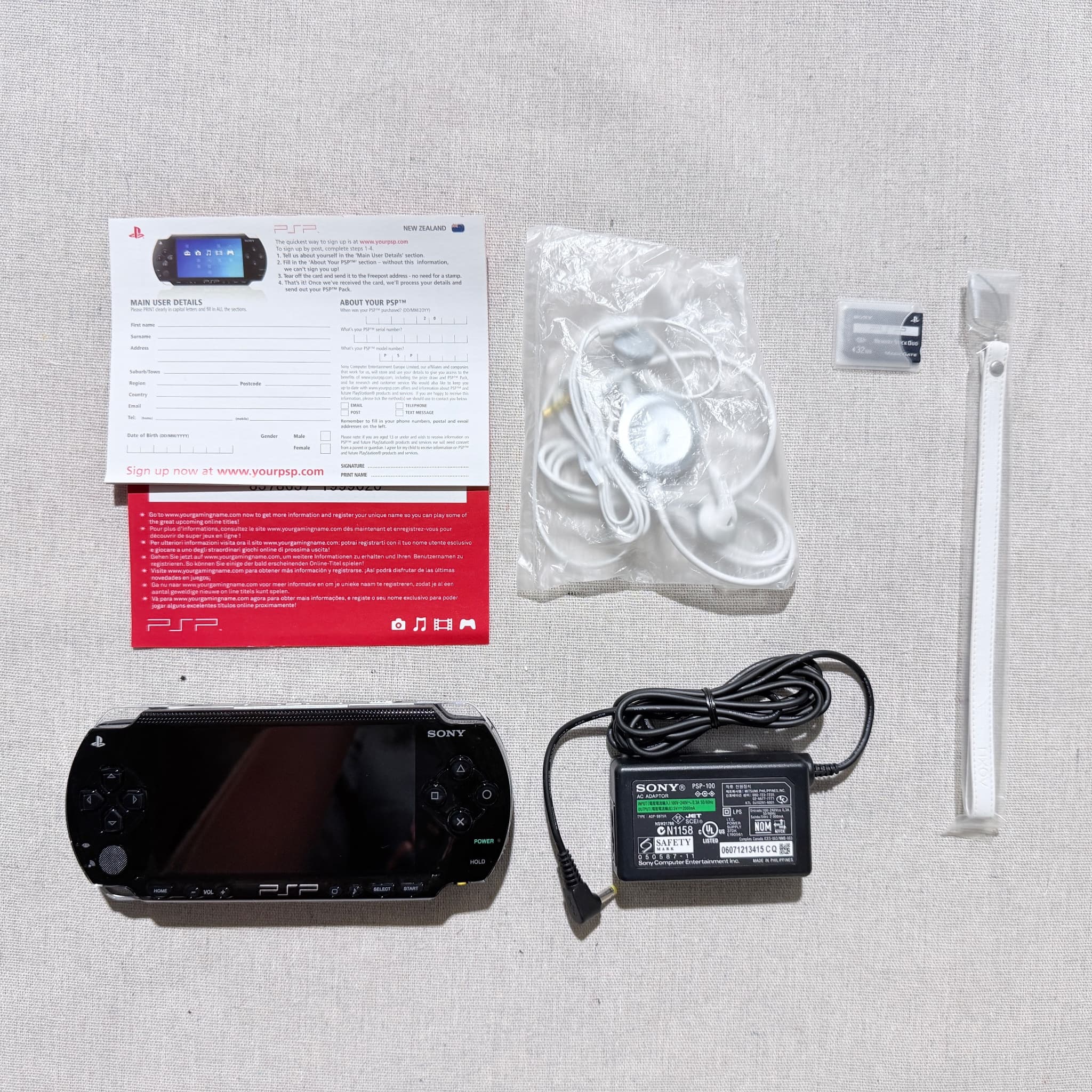 Sony PlayStation Portable PSP 3000 Series Handheld Console Black — photo 2 of 14