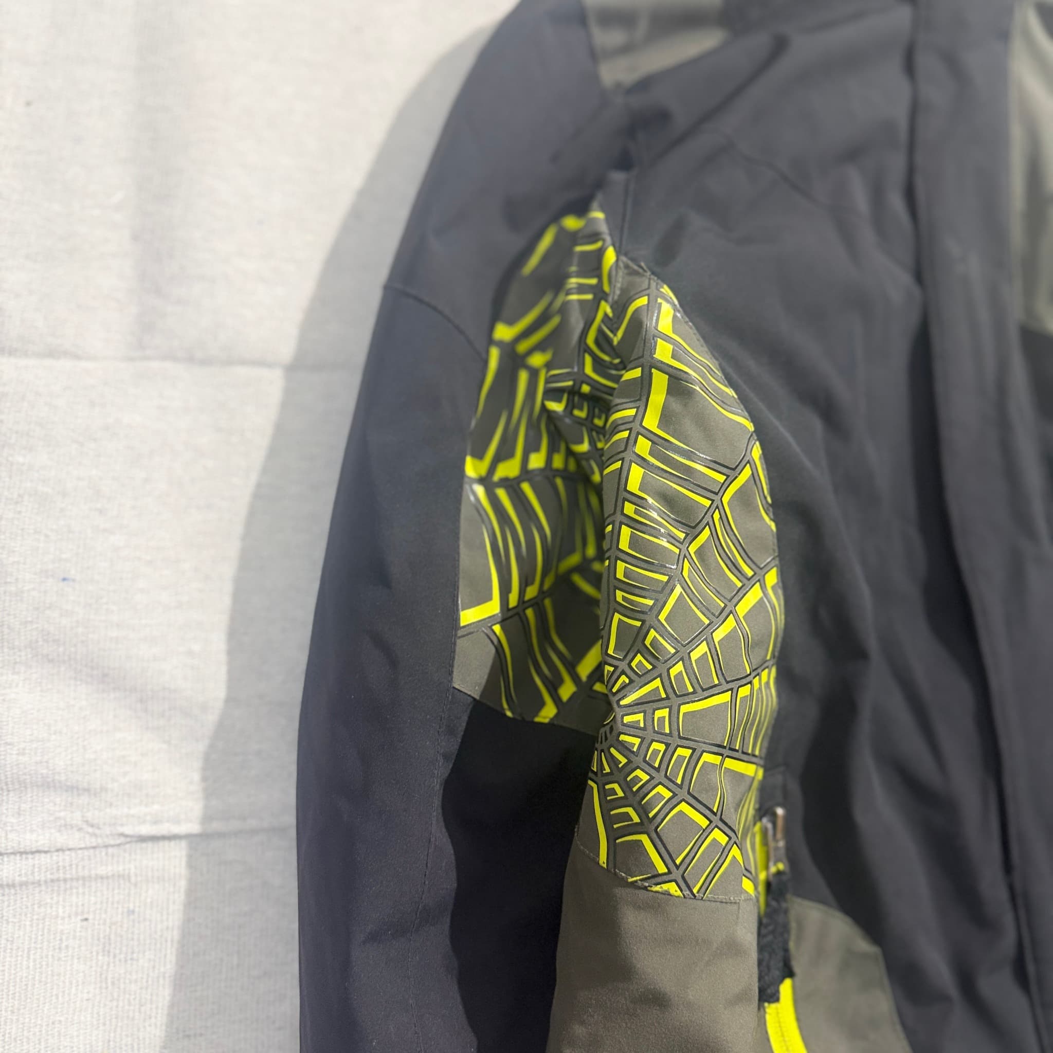 Spyder Kids Ski Jacket Black Grey Web Graphic 14 — photo 4 of 10