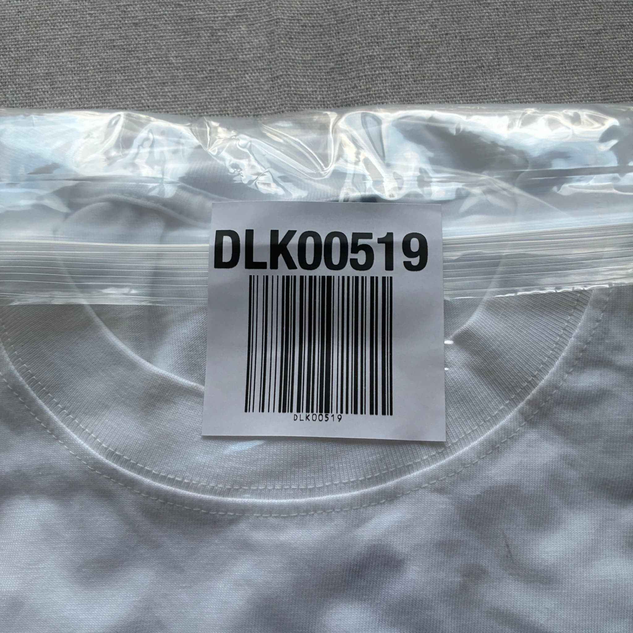 Stüssy 8 Ball T-Shirt White Graphic Logo Tee Size M — photo 7 of 7