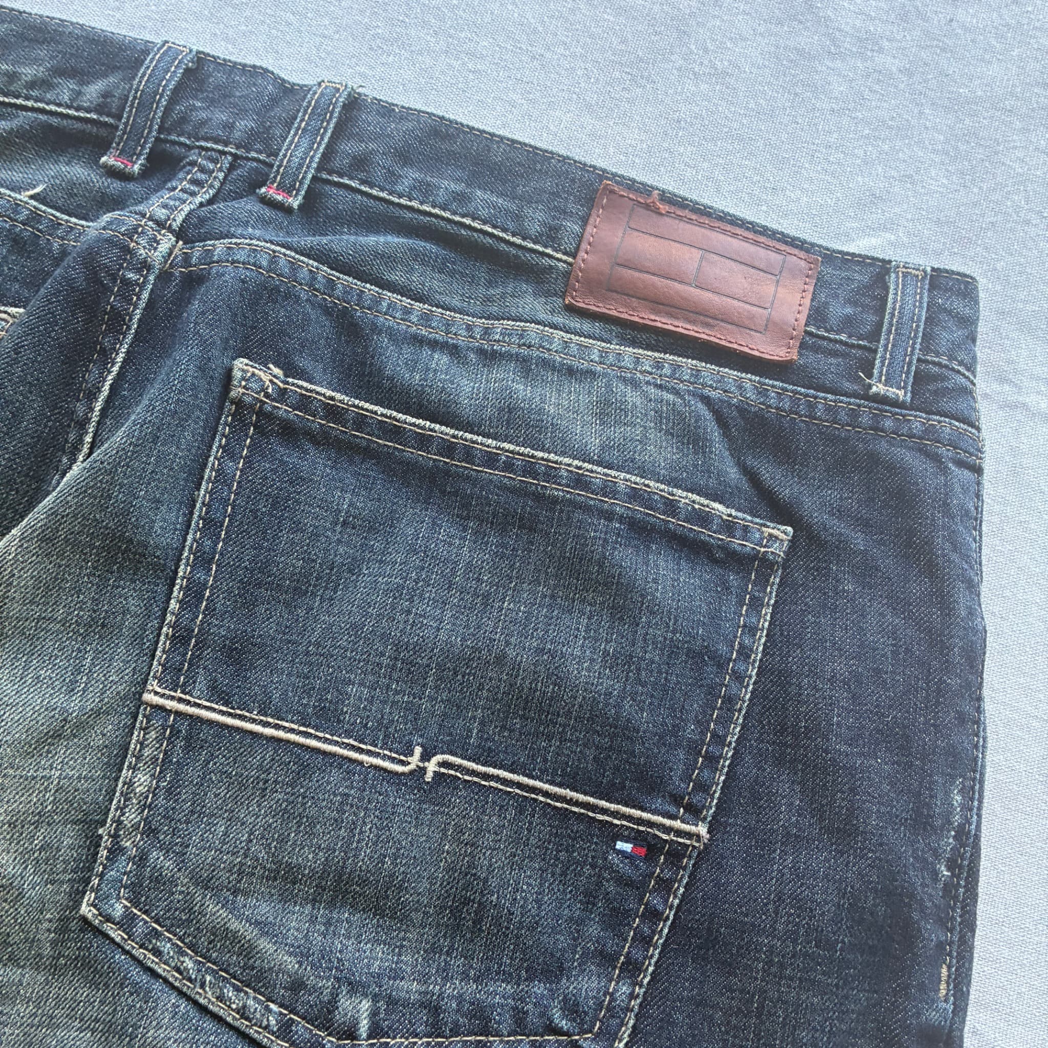 Tommy Hilfiger Men's Dark Wash Jeans 40 — photo 5 of 7