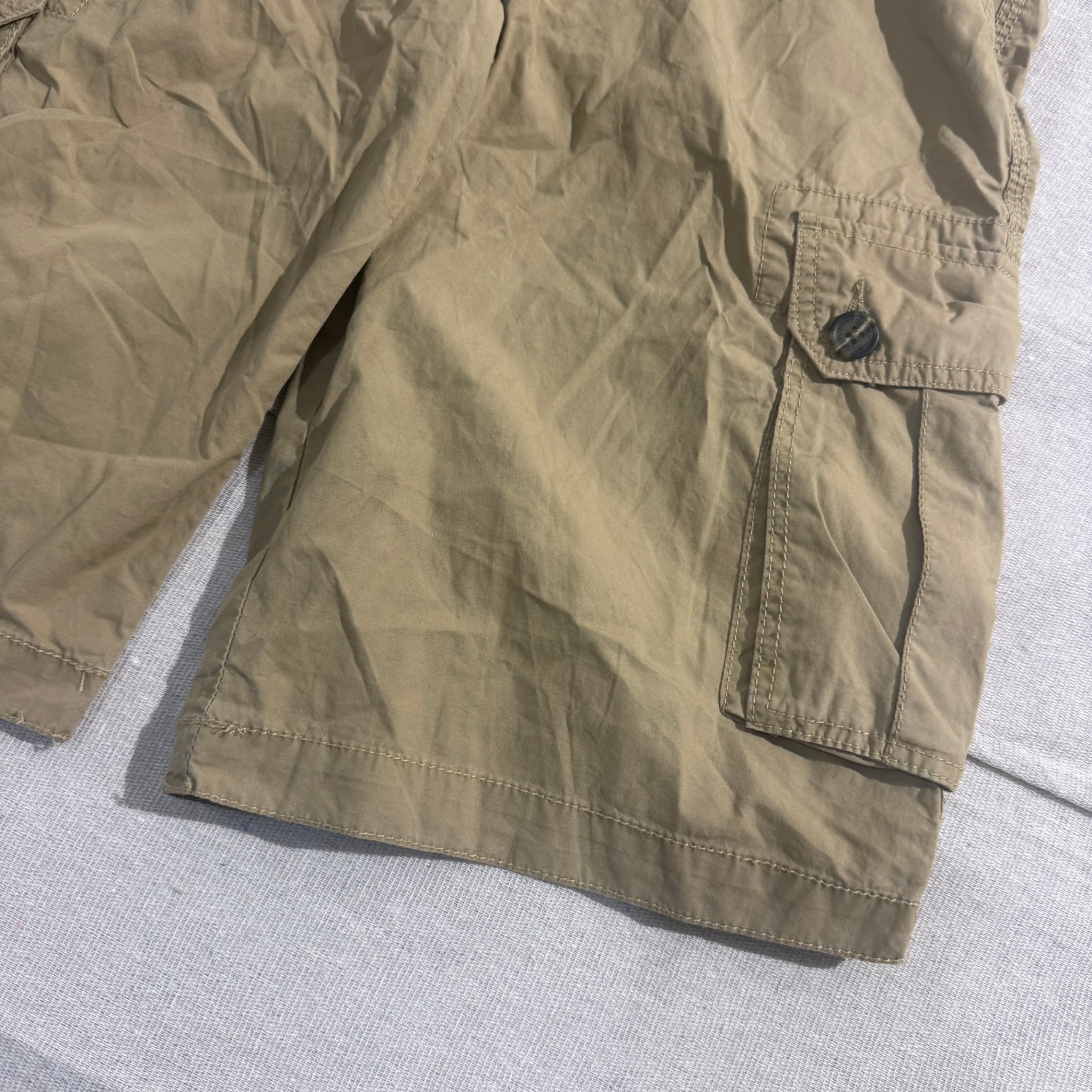 Tommy Hilfiger Men's Khaki Cargo Shorts Size 18 — photo 2 of 7