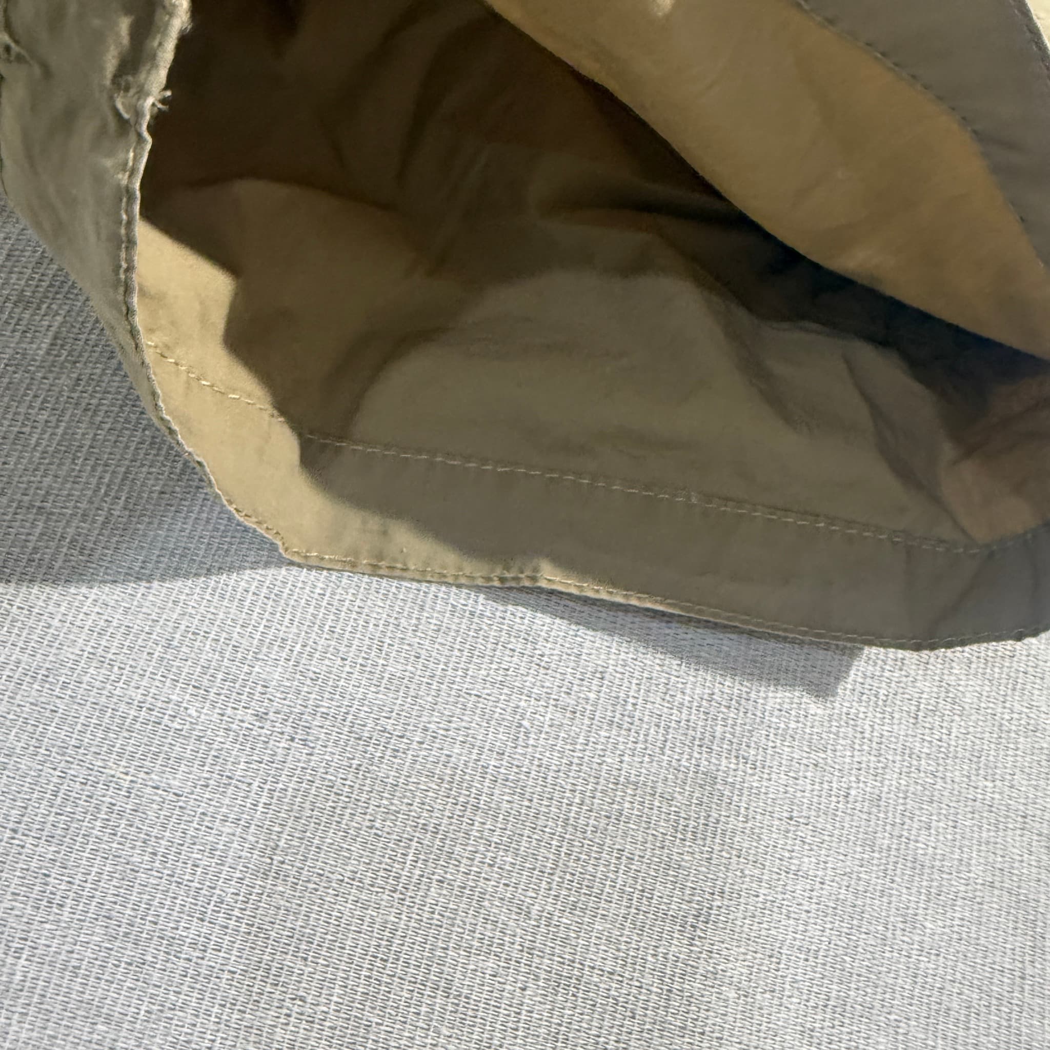 Tommy Hilfiger Men's Khaki Cargo Shorts Size 18 — photo 3 of 7
