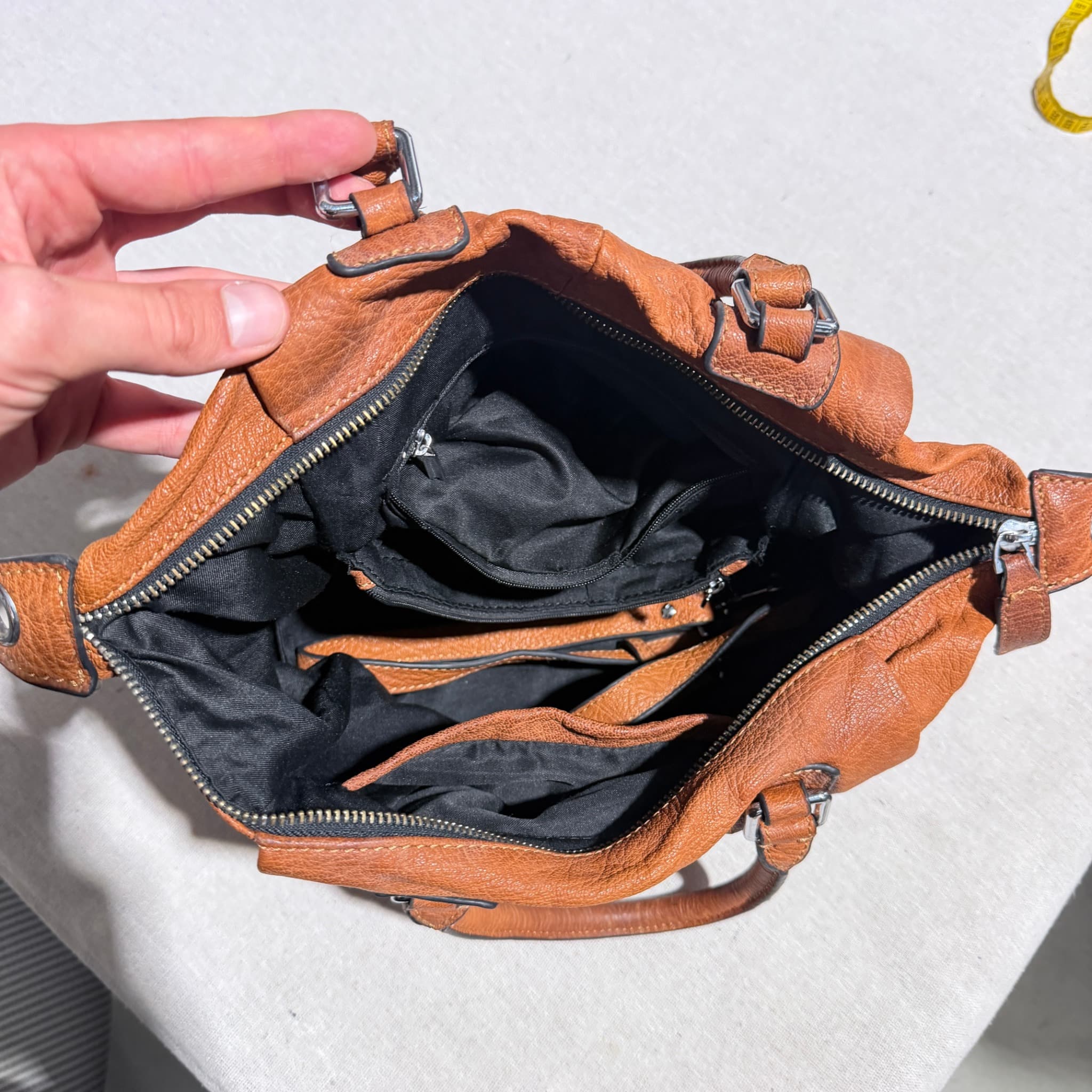 Unbranded Tan Pebbled Leather Satchel Handbag With Shoulder Strap — photo 4 of 7