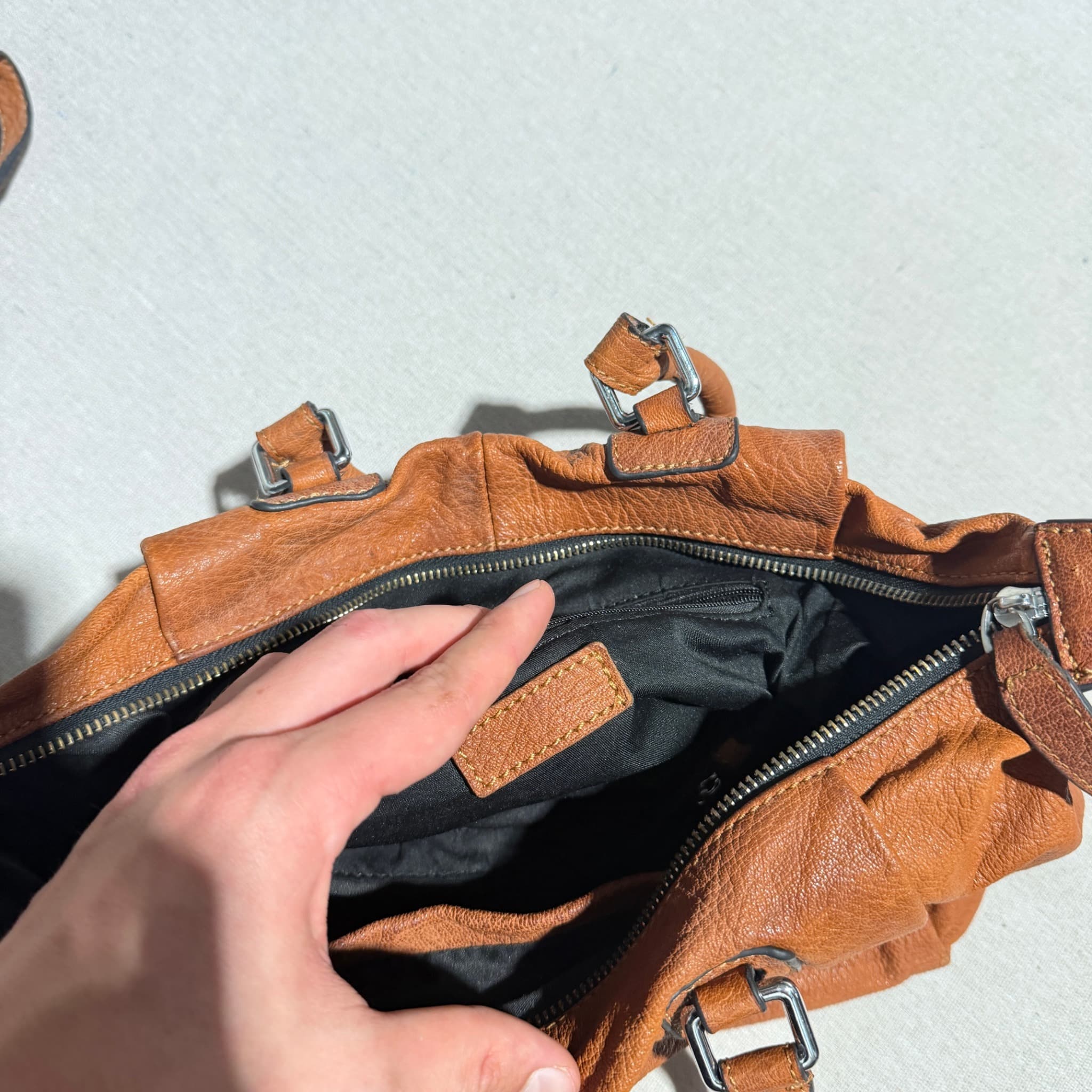 Unbranded Tan Pebbled Leather Satchel Handbag With Shoulder Strap — photo 6 of 7