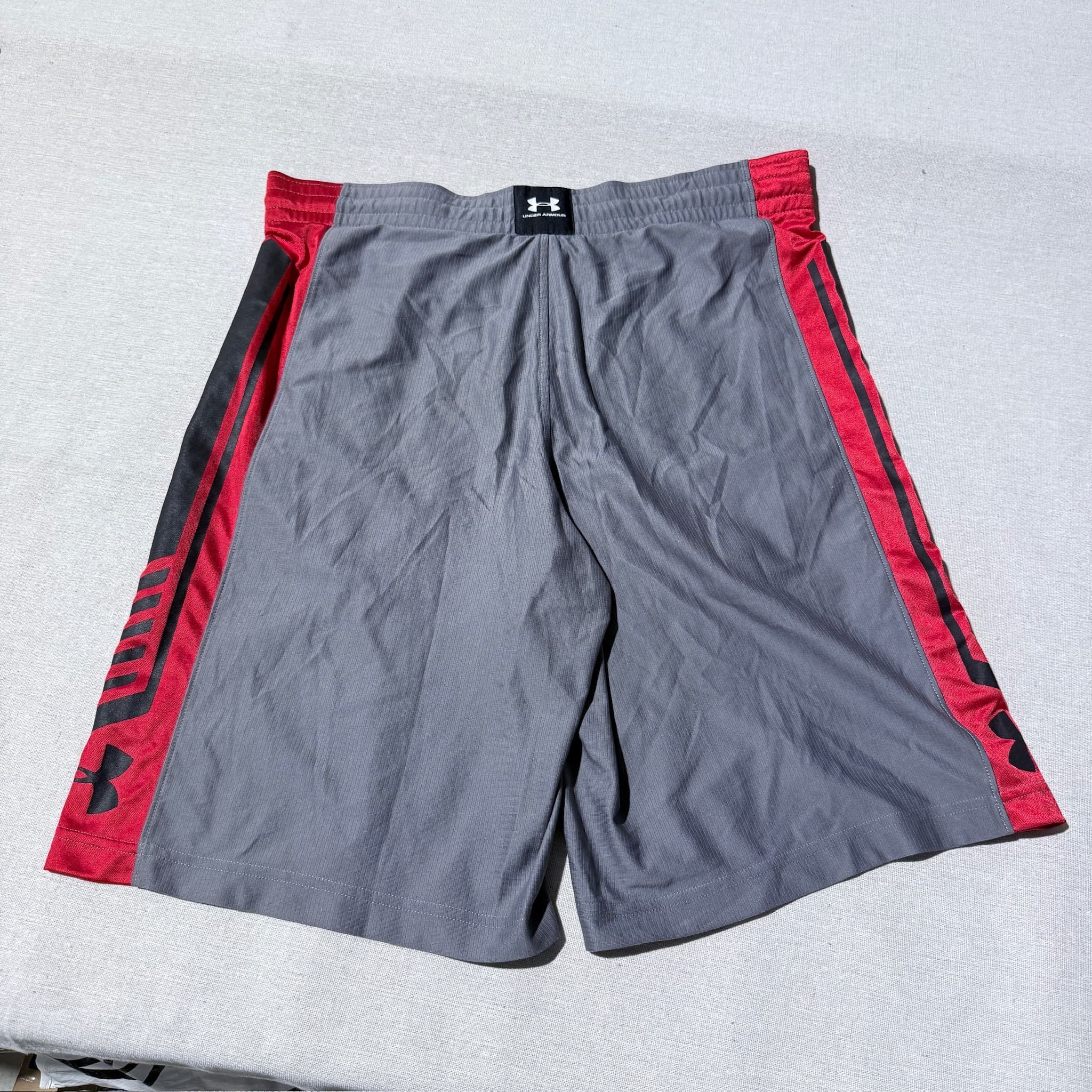 Under Armour Men's Athletic Training Shorts Grey Red Black Size MD — photo 4 of 5
