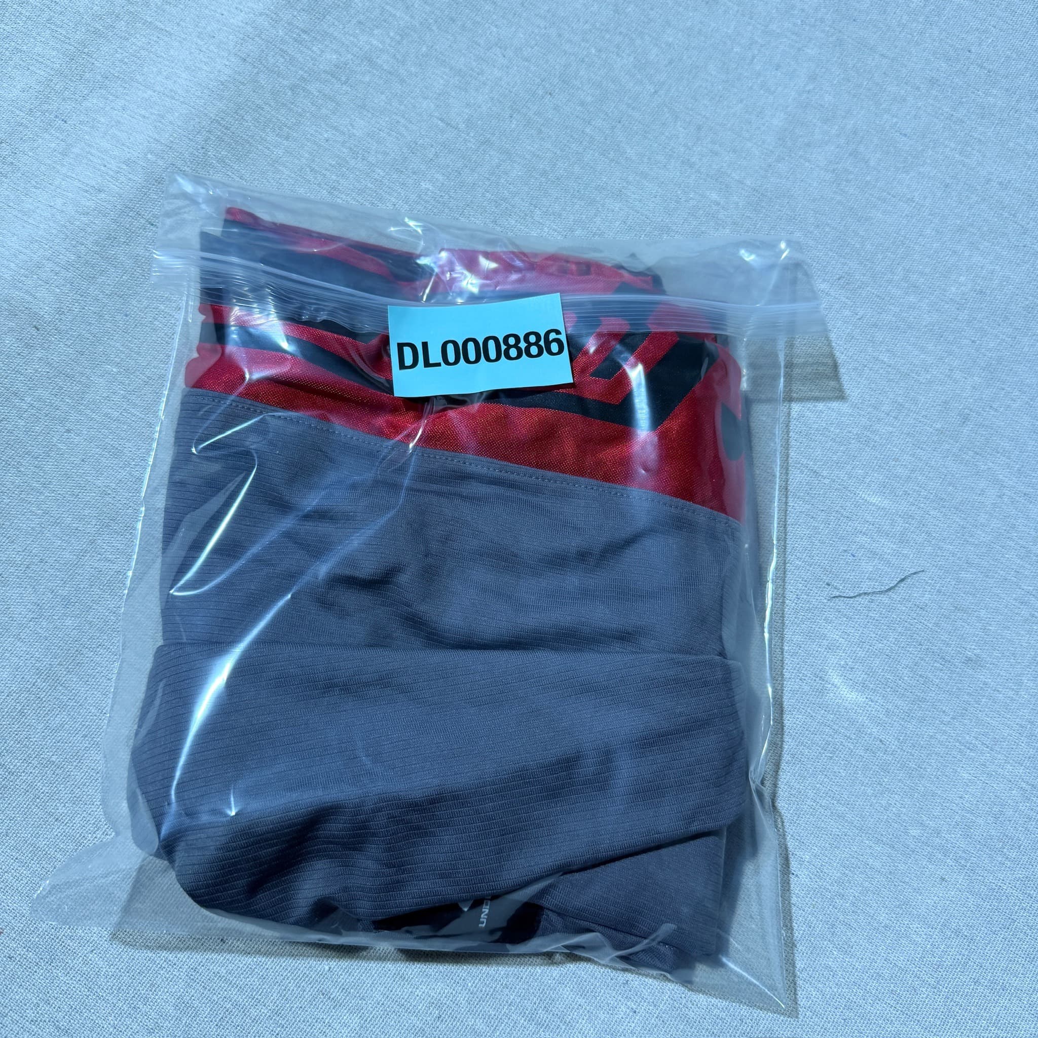 Under Armour Men's Athletic Training Shorts Grey Red Black Size MD — photo 5 of 5