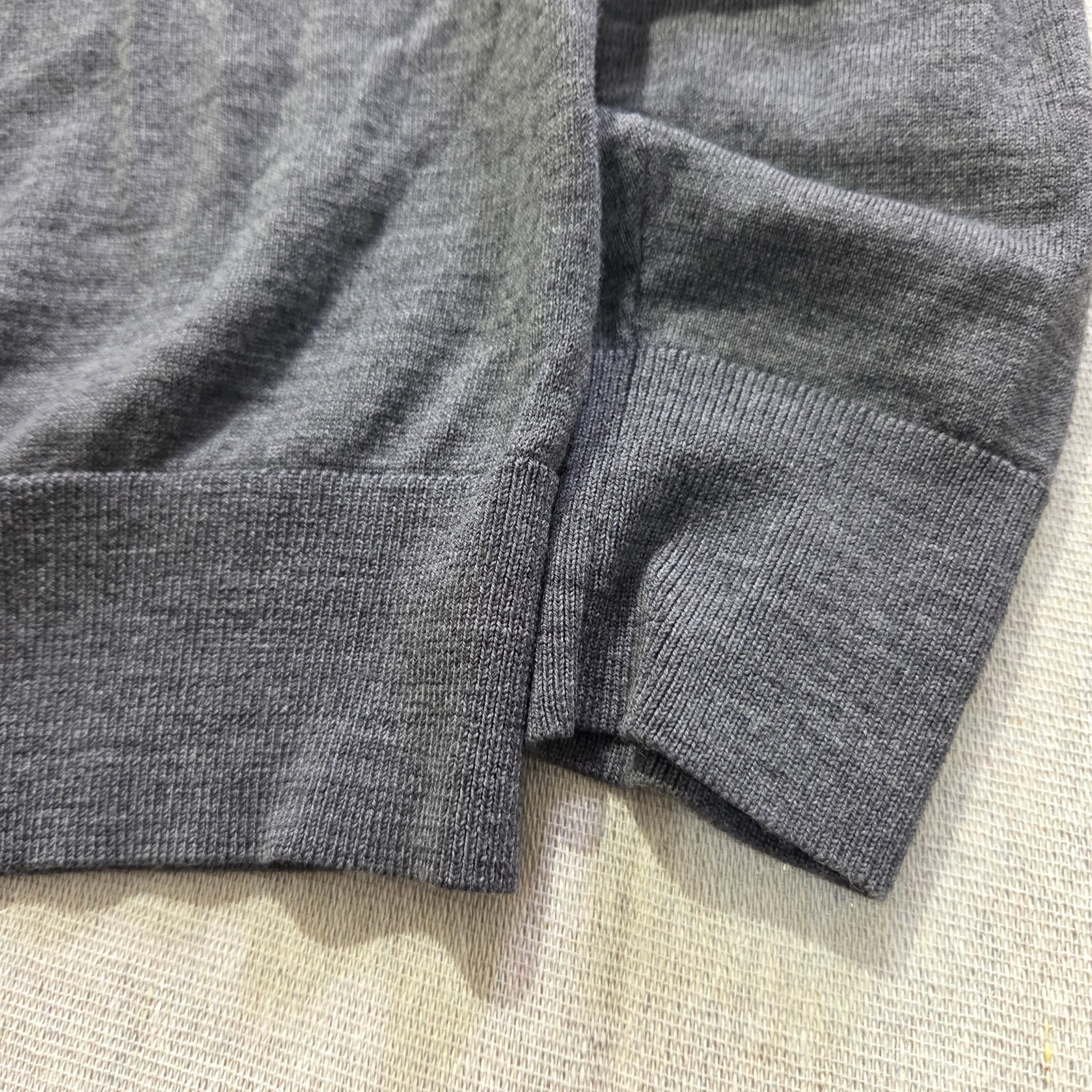 Uniqlo Extra Fine Merino Crew Neck Sweater Grey — photo 6 of 9