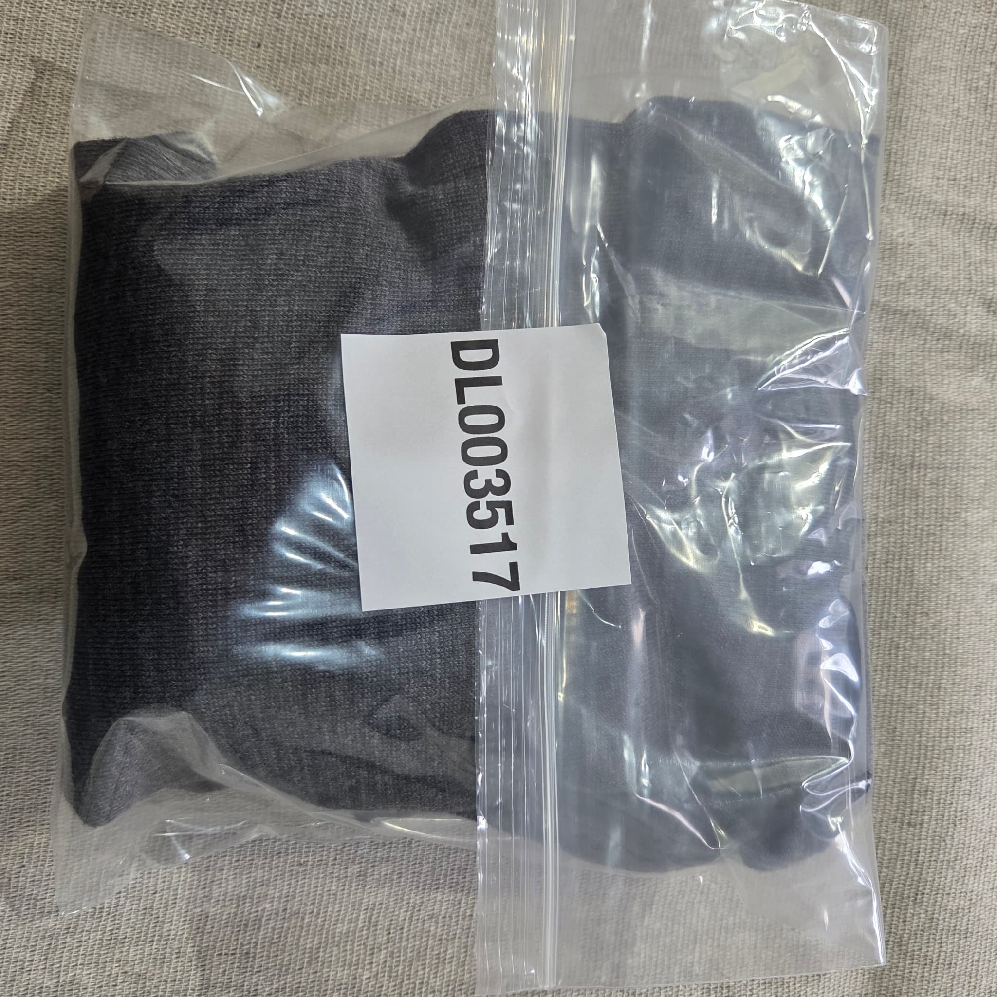 Uniqlo Extra Fine Merino Crew Neck Sweater Grey — photo 9 of 9