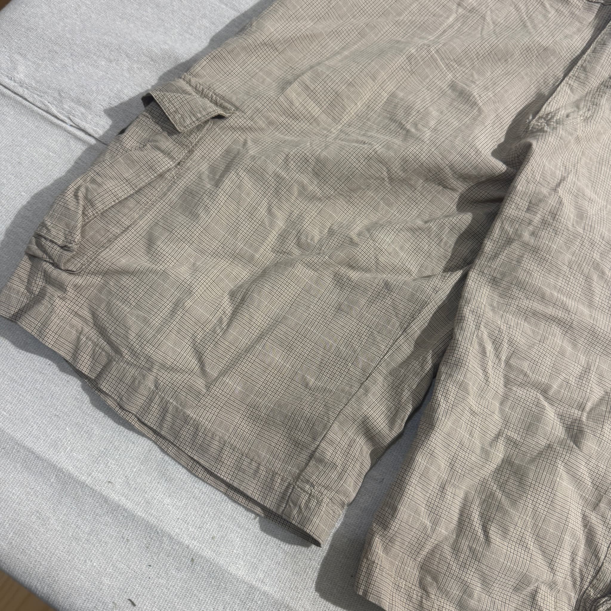 Urban Supply Men's Plaid Cargo Shorts Beige Size 32 — photo 2 of 6