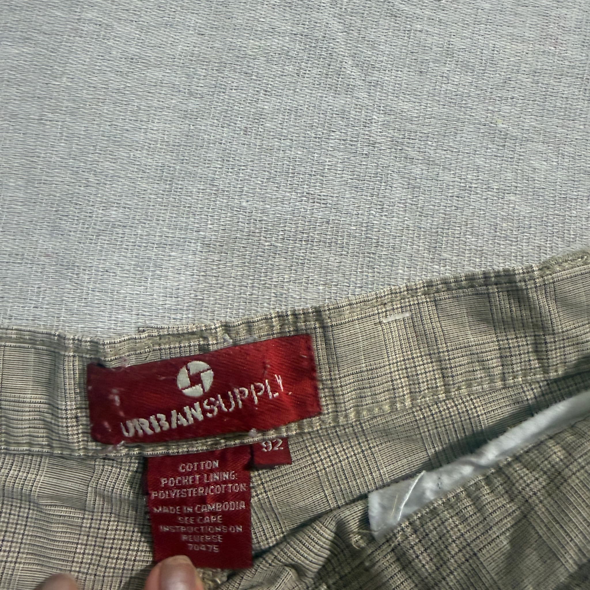 Urban Supply Men's Plaid Cargo Shorts Beige Size 32 — photo 4 of 6