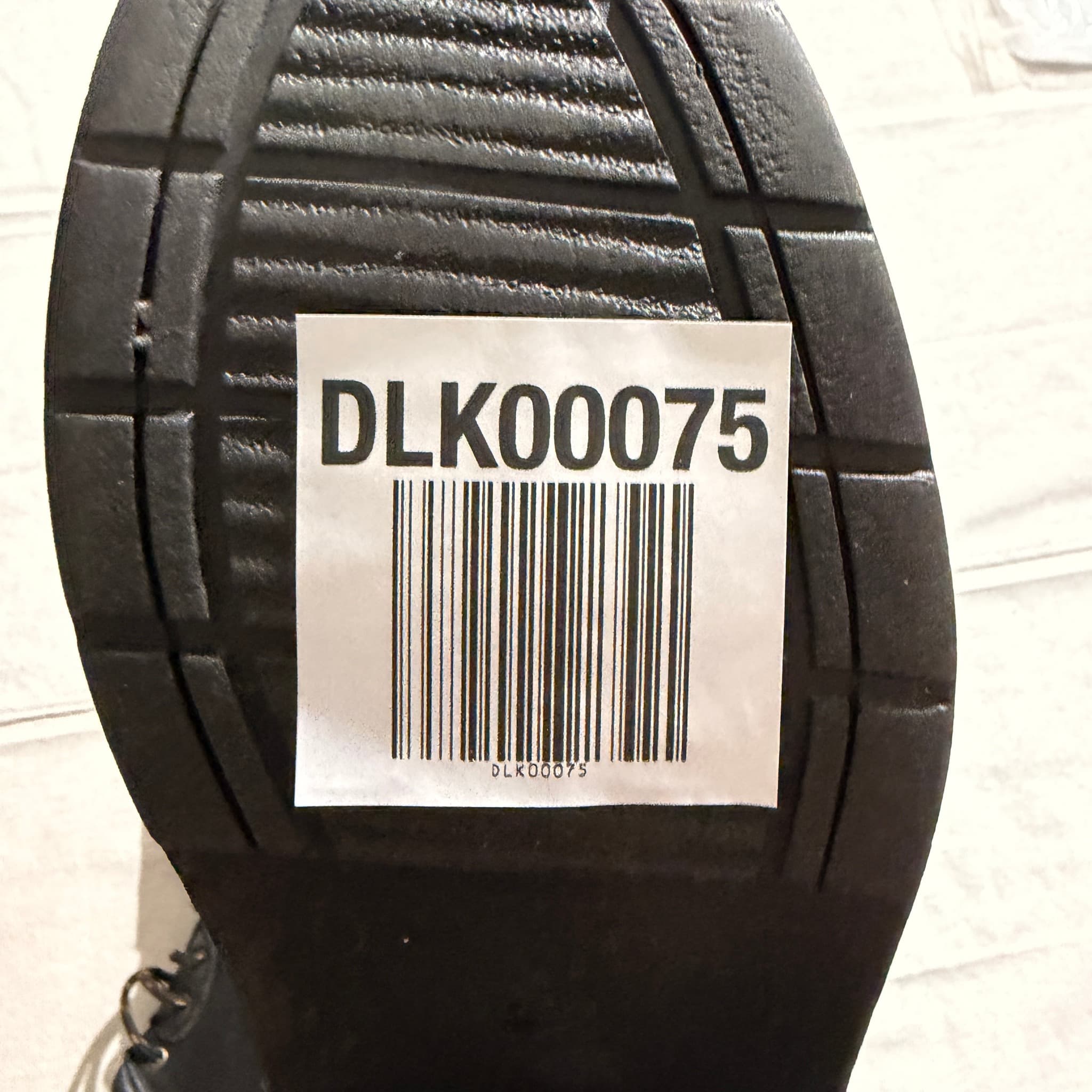 VINCCI Black Leather Cap-Toe Ankle Boots — photo 10 of 11
